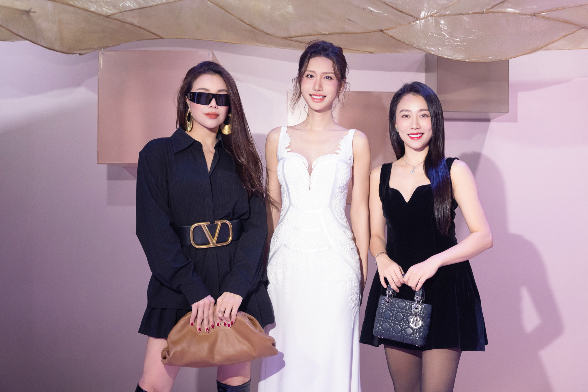Tr&agrave; Ngọc Hằng khoe v&oacute;c d&aacute;ng quyến rũ - Ảnh 12.