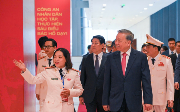 Những bàn chân lặng lẽ... - Ảnh 1.