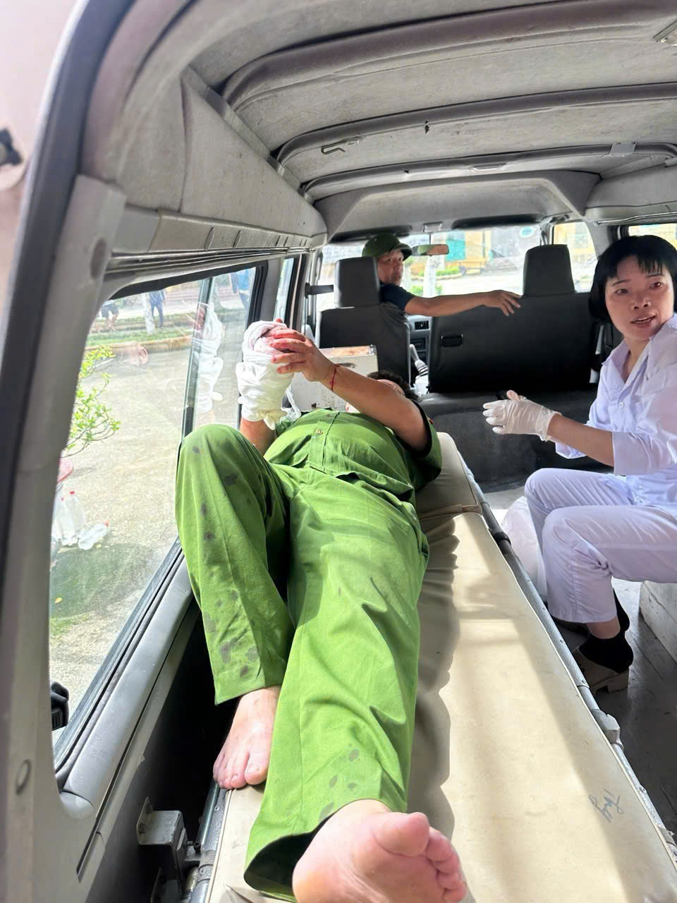 Bắt đối tượng tham gia vụ ch&eacute;m c&aacute;n bộ C&ocirc;ng an tại Trung t&acirc;m cai nghiện Gia Minh - Ảnh 2.