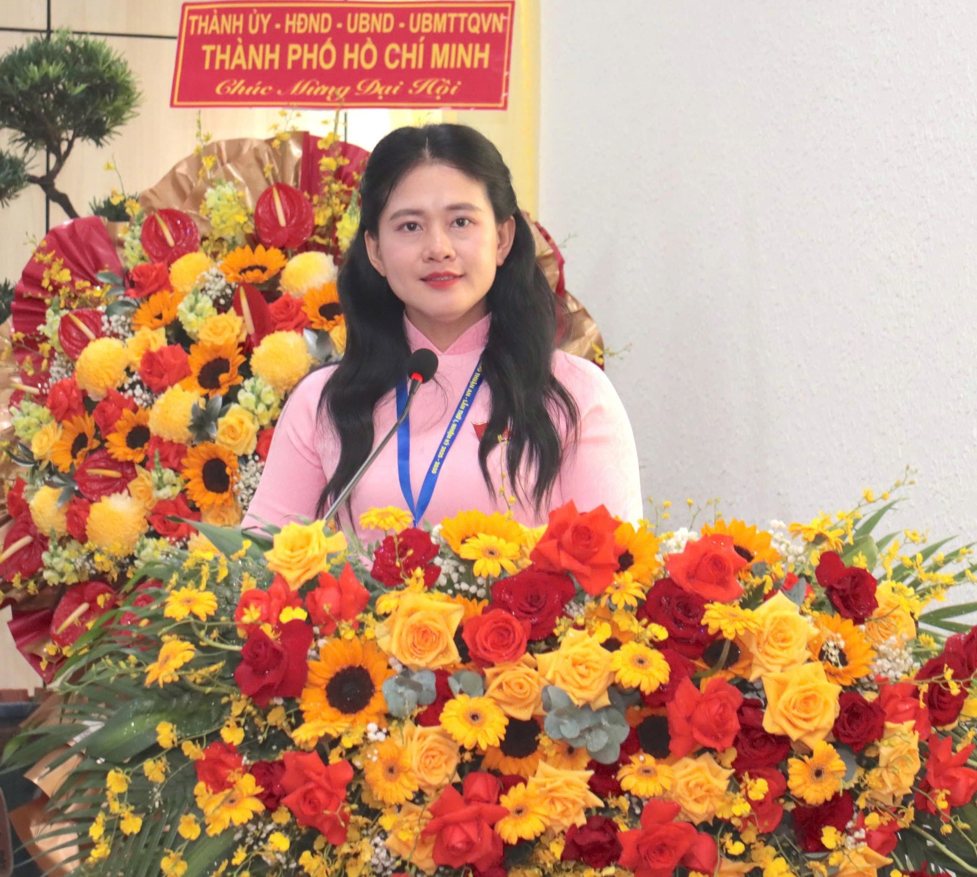 B&agrave; Trần Thị Diễm Trinh giữ chức B&iacute; thư đảng ủy phường Thuận An , TP HCM - Ảnh 1.