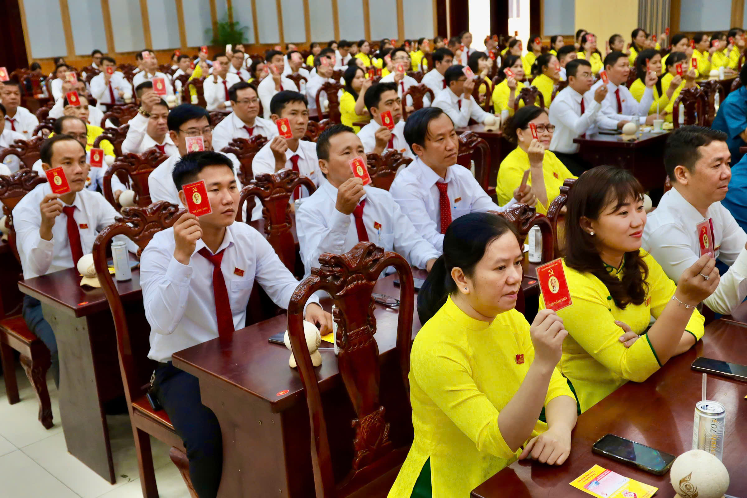 Ông Nguyễn Thanh Nhã giữ chức Bí thư Đảng ủy xã Tân Vĩnh Lộc - Ảnh 7.