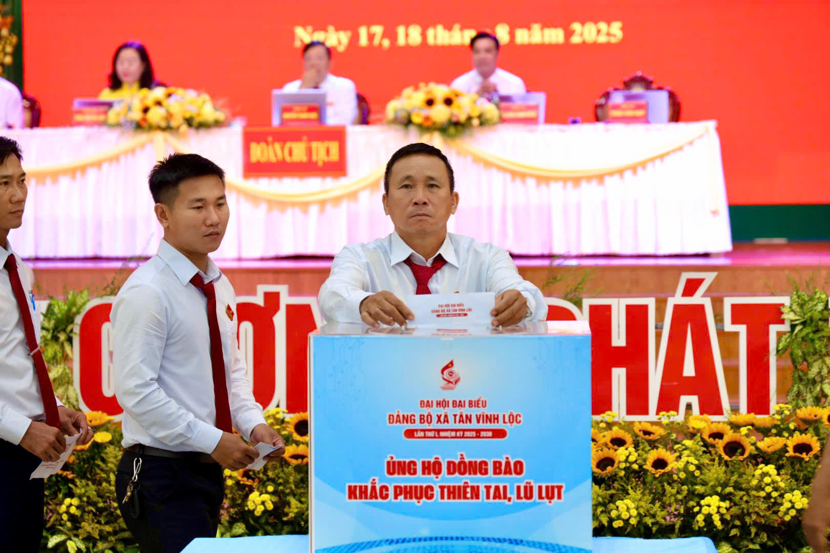 Ông Nguyễn Thanh Nhã giữ chức Bí thư Đảng ủy xã Tân Vĩnh Lộc - Ảnh 2.