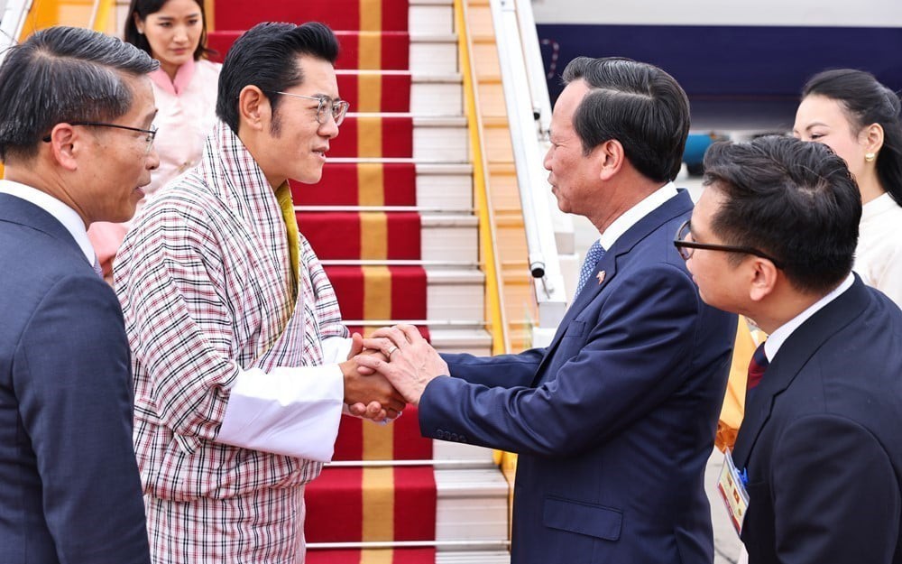 Quốc vương Bhutan đến Hà Nội, bắt đầu thăm Việt Nam