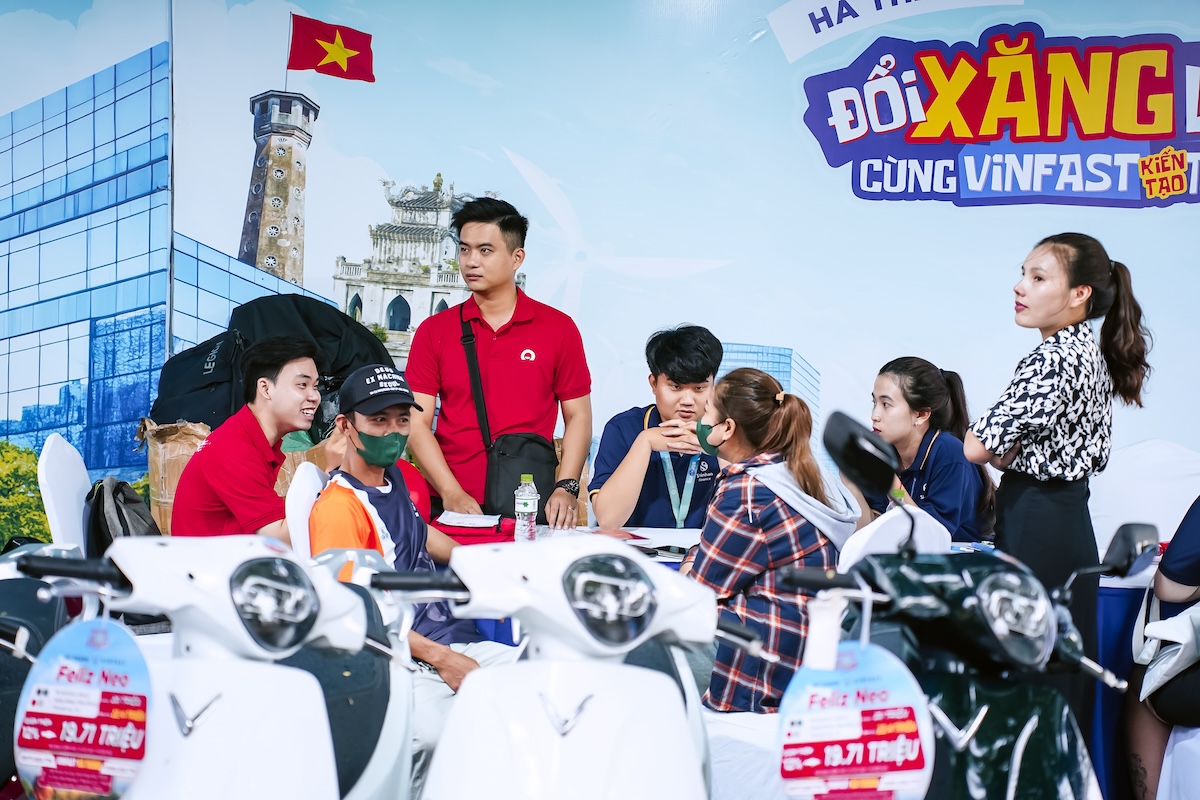 L&ecirc;n đời xe m&aacute;y điện VinFast, kh&aacute;ch h&agrave;ng khẳng định: &ldquo;Mức gi&aacute; qu&aacute; tốt, kh&ocirc;ng thể tốt hơn&rdquo;- Ảnh 3.