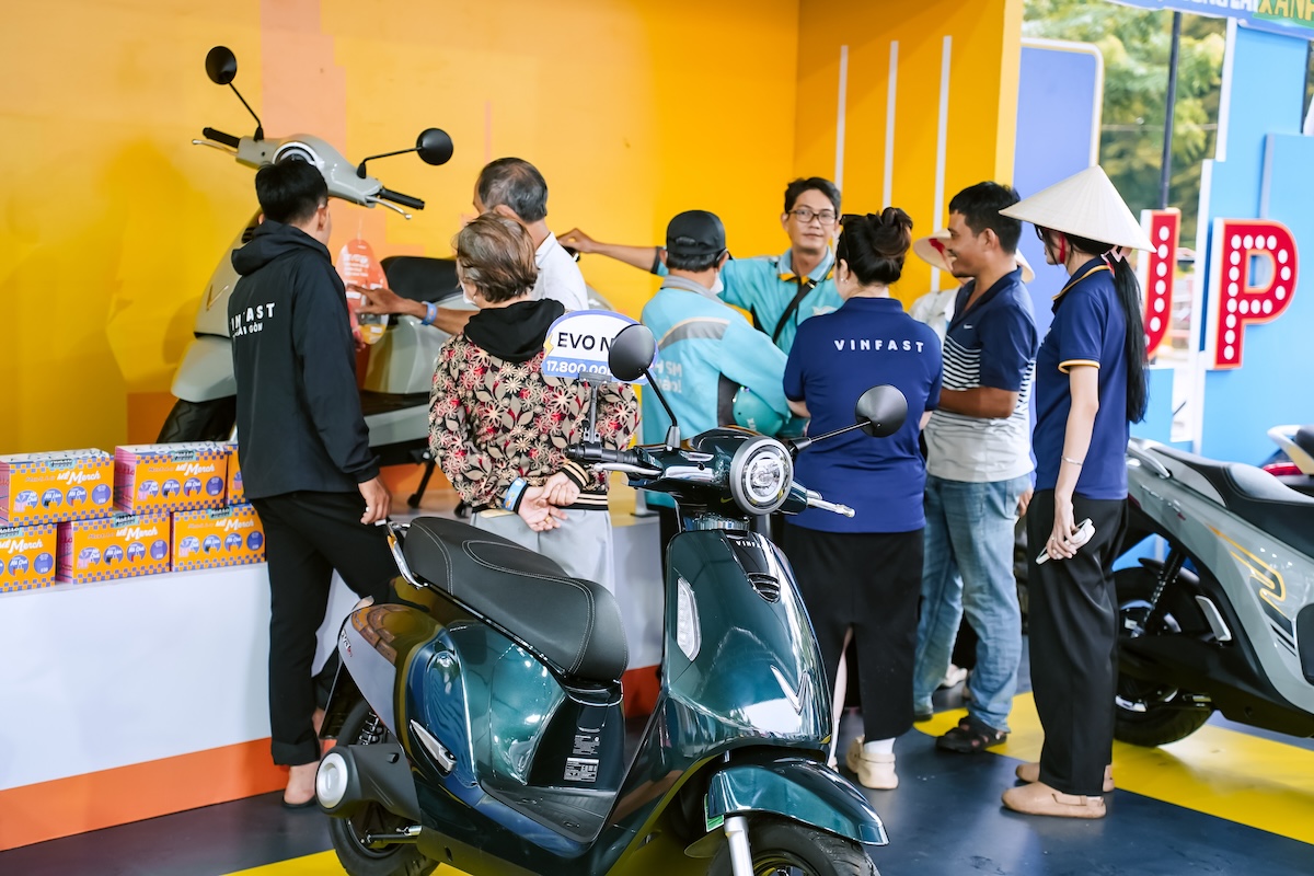 L&ecirc;n đời xe m&aacute;y điện VinFast, kh&aacute;ch h&agrave;ng khẳng định: &ldquo;Mức gi&aacute; qu&aacute; tốt, kh&ocirc;ng thể tốt hơn&rdquo;- Ảnh 5.