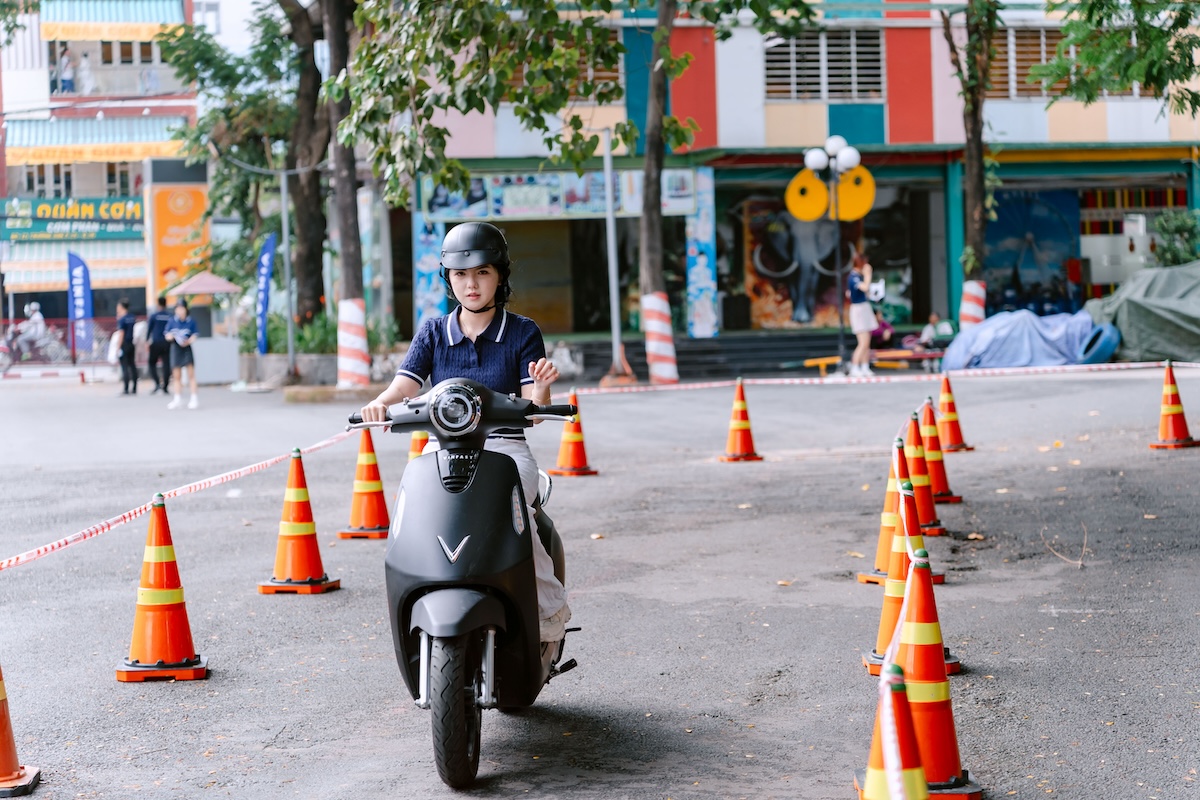 L&ecirc;n đời xe m&aacute;y điện VinFast, kh&aacute;ch h&agrave;ng khẳng định: &ldquo;Mức gi&aacute; qu&aacute; tốt, kh&ocirc;ng thể tốt hơn&rdquo;- Ảnh 6.
