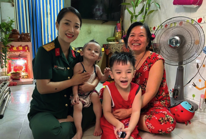 Thượng úy Lê Thị Ngọc Hân và giọng miền Nam tại Đại lễ A80 - Ảnh 4.