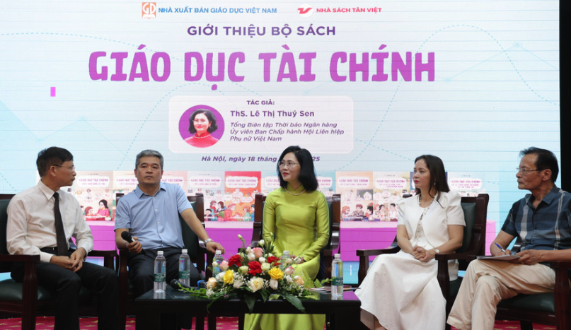 Ra mắt bộ sách "Giáo dục tài chính" cho học sinh- Ảnh 1.