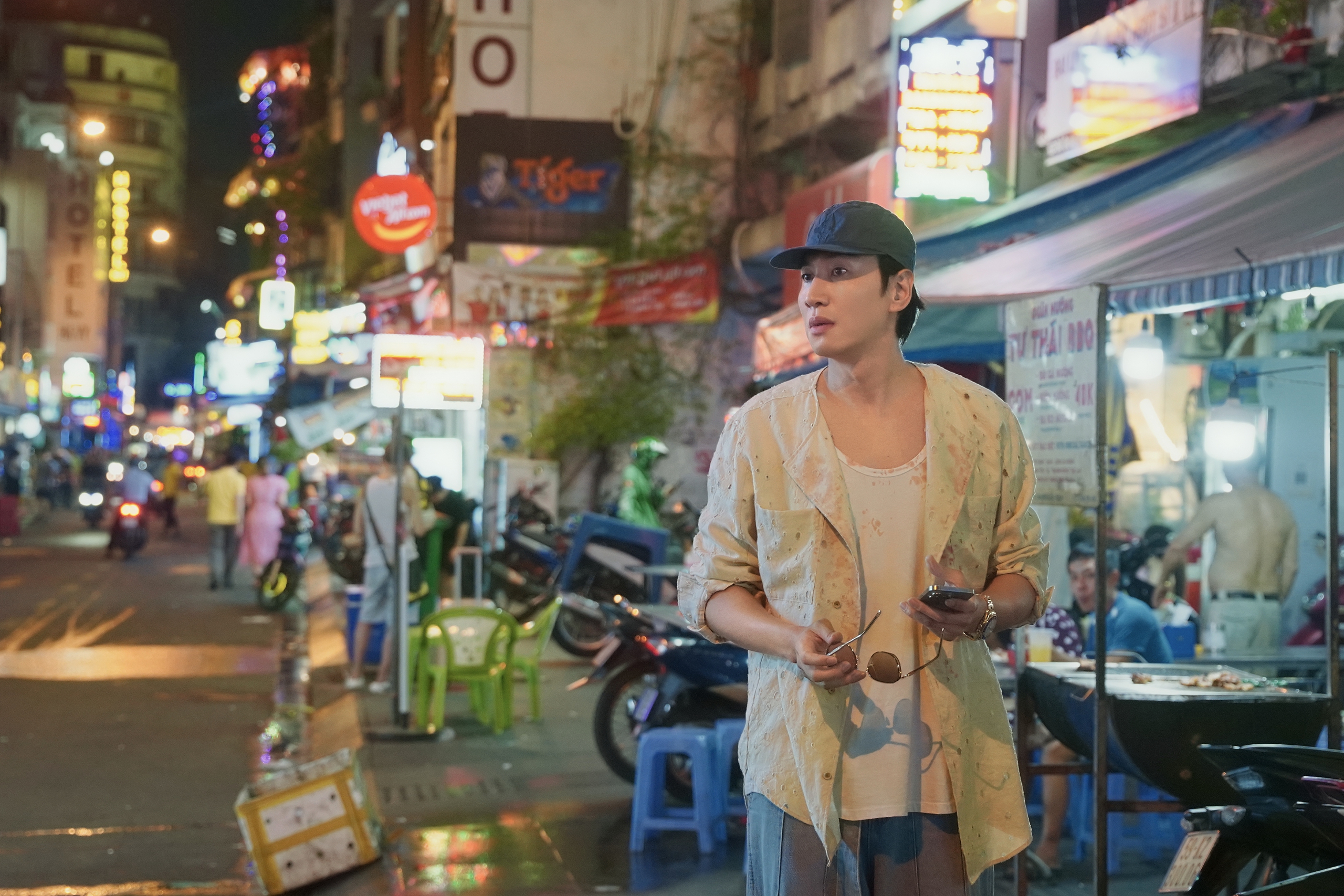 "Hoàng tử châu Á" Lee Kwang-soo say nắng "nàng thơ Việt Nam" Hoàng Hà- Ảnh 3.