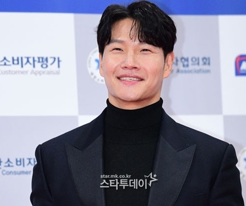 "Chàng hổ" Kim Jong-kook công bố cưới- Ảnh 3.