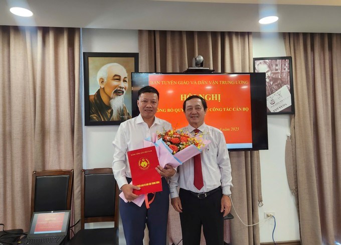 Trung ương c&ocirc;ng bố quyết định về c&ocirc;ng t&aacute;c c&aacute;n bộ - Ảnh 2.