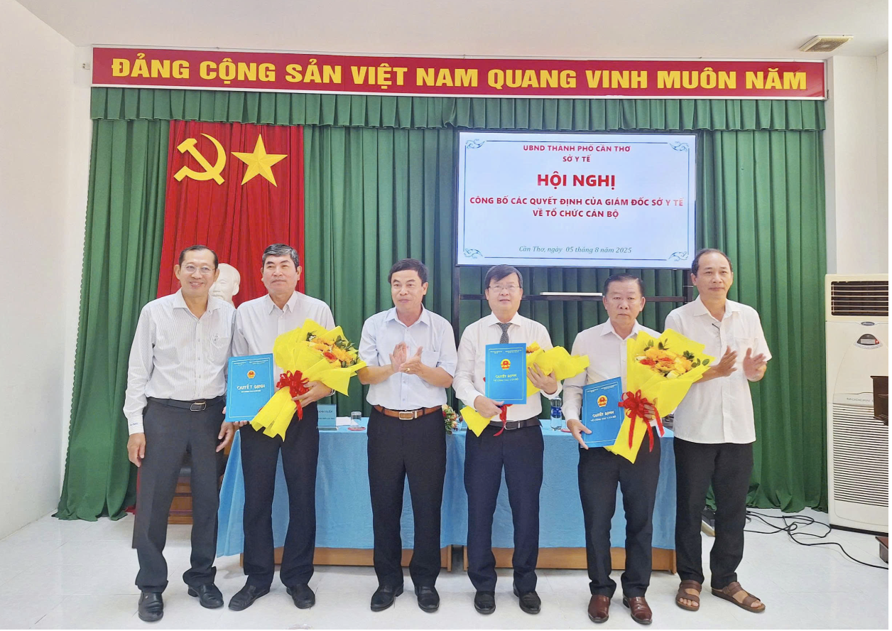 Chia sẻ của Gi&aacute;m đốc CDC Cần Thơ khi được miễn tr&aacute;ch nhiệm h&igrave;nh sự v&agrave; bổ nhiệm lại - Ảnh 1.