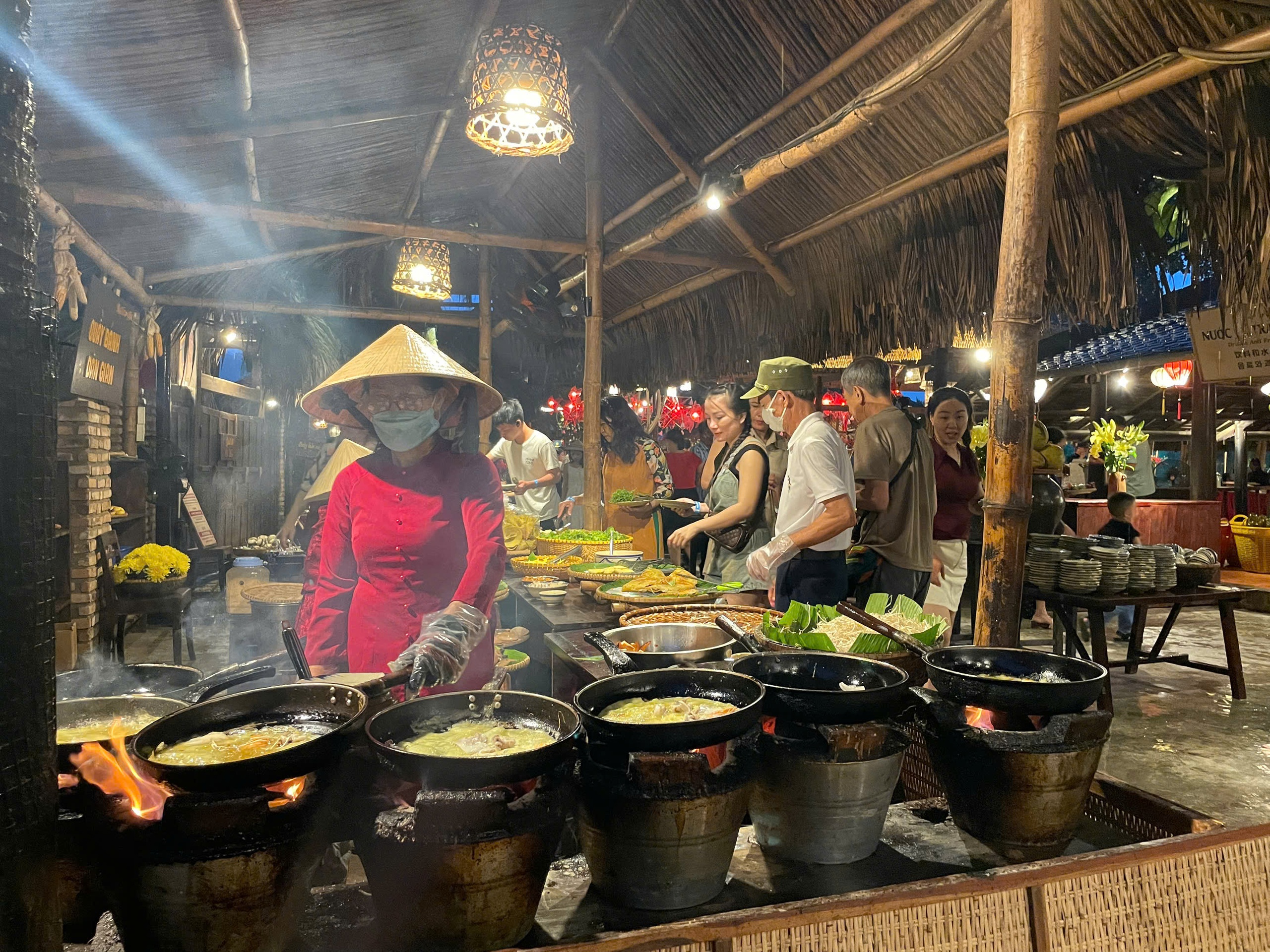 Kh&aacute;m ph&aacute; l&agrave;ng nghề du lịch, ẩm thực Nha Trang Xưa  - Ảnh 3.