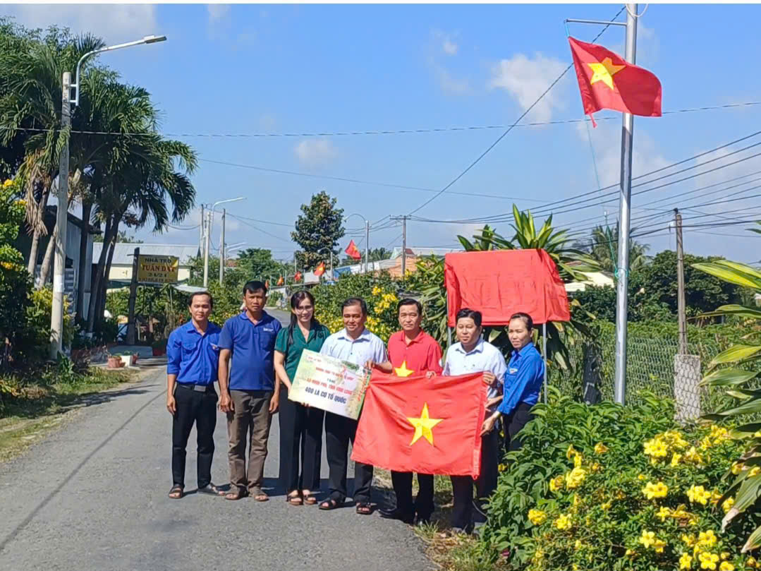 Khánh thành tuyến “Đường cờ Tổ quốc” dài 12km ở Vĩnh Long- Ảnh 1.
