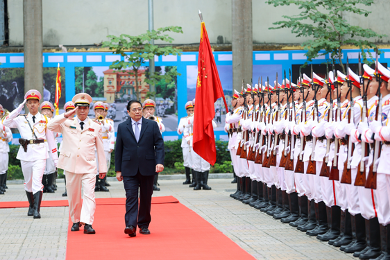 "L&aacute; chắn th&eacute;p" bảo vệ an ninh Tổ quốc - Ảnh 1.