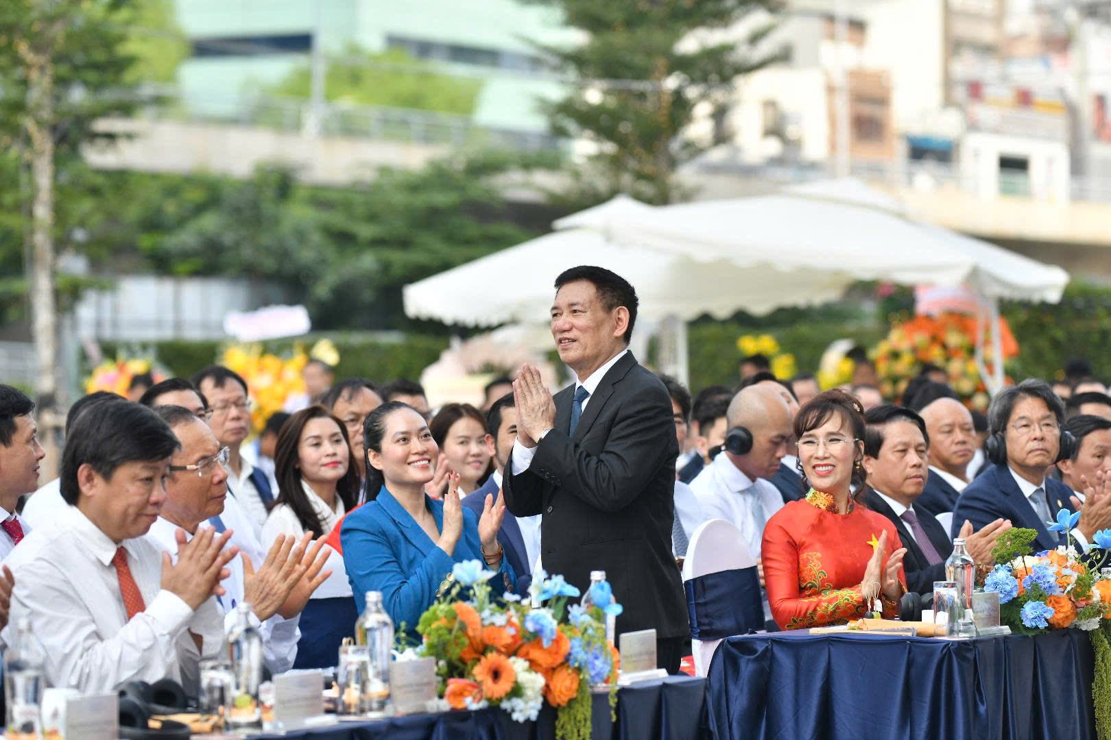 TP HCM kh&aacute;nh th&agrave;nh Trung t&acirc;m t&agrave;i ch&iacute;nh quốc tế Saigon Marina - Ảnh 2.