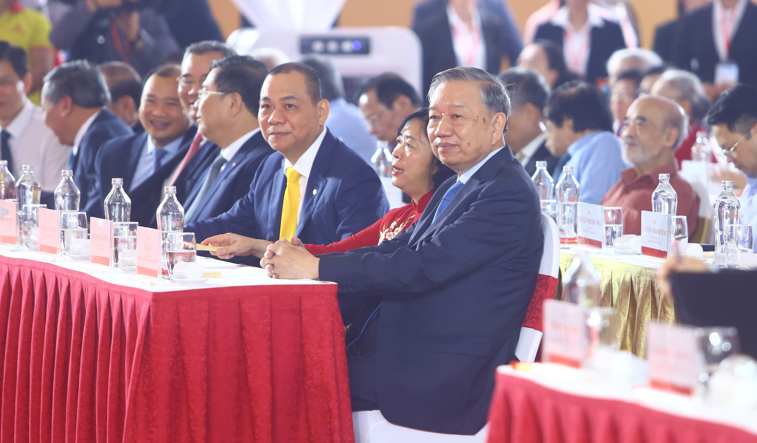 4 người gi&agrave;u nhất Việt Nam tham dự lễ khởi c&ocirc;ng v&agrave; kh&aacute;nh th&agrave;nh 250 dự &aacute;n lớn - Ảnh 3.
