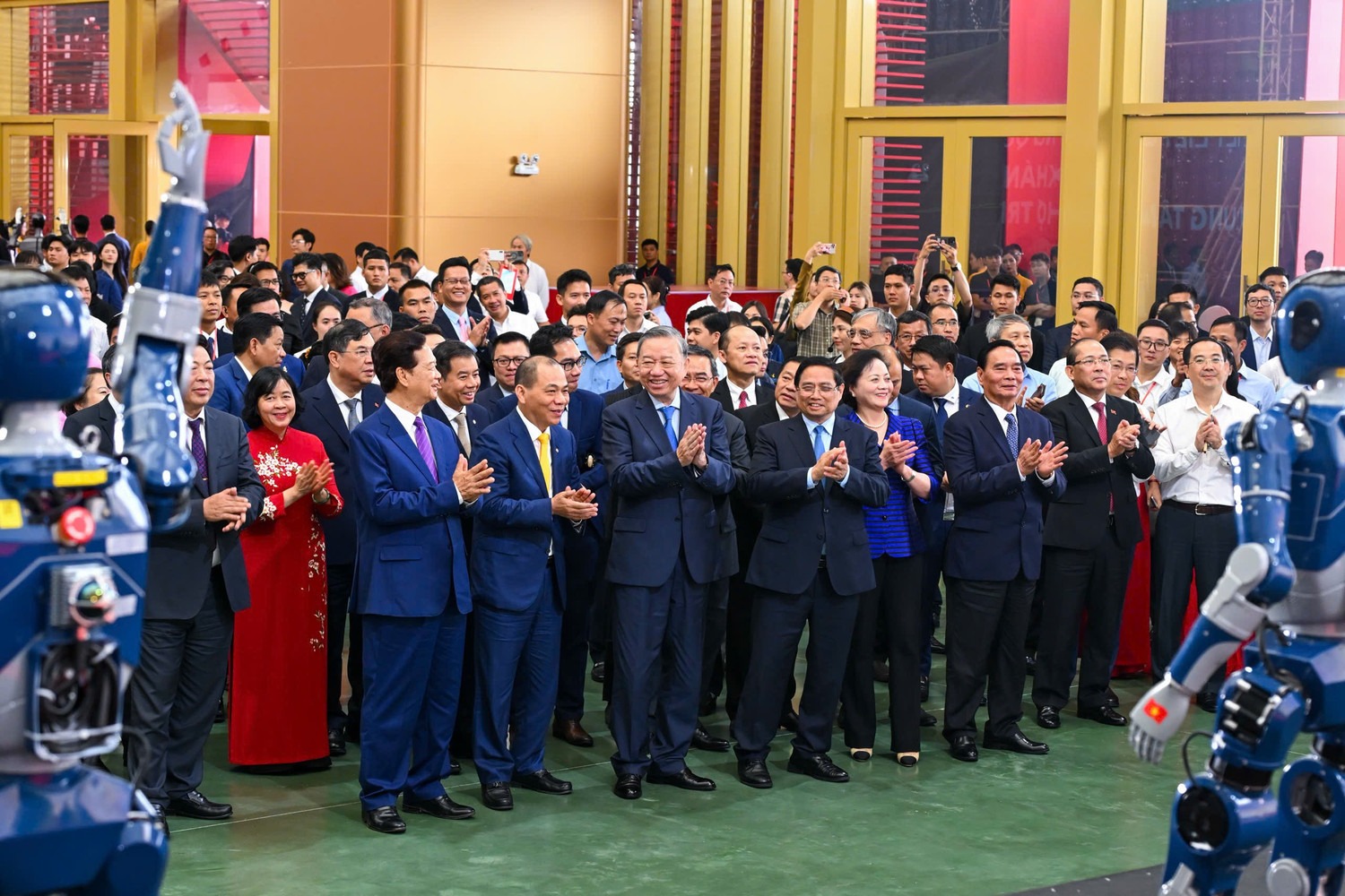 Ảnh: Tổng Bí thư và Thủ tướng dự Lễ khởi công, khánh thành 250 dự án, công trình- Ảnh 11.