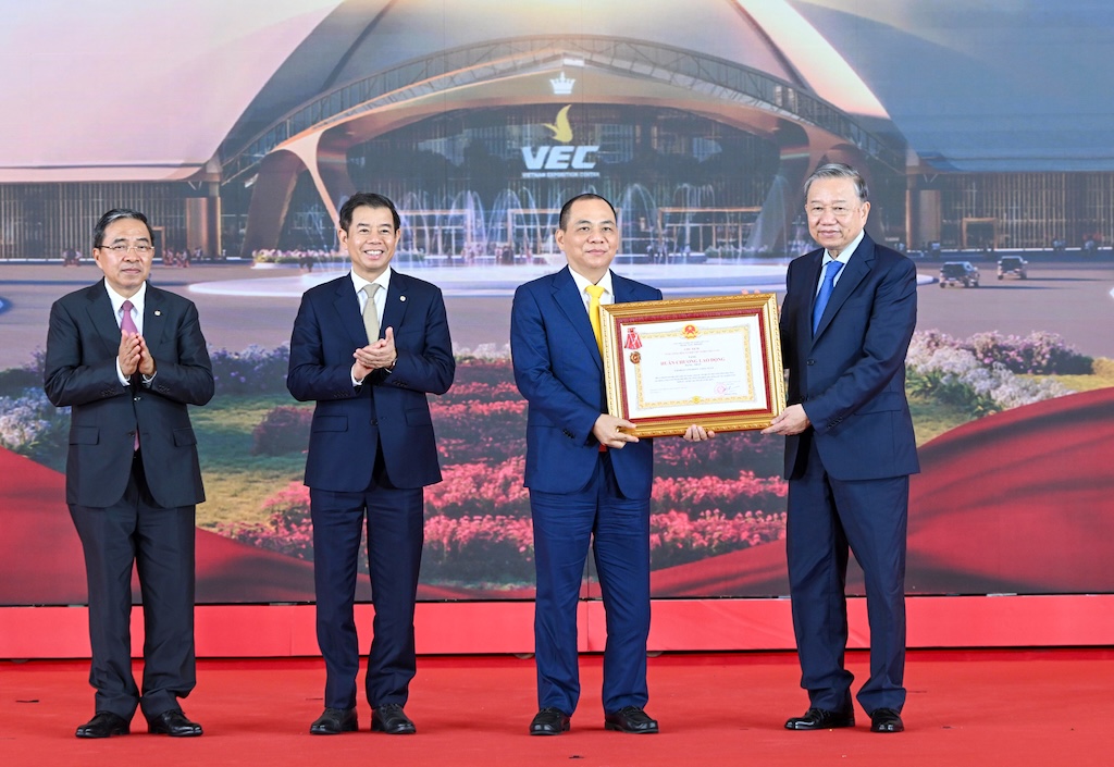 4 người gi&agrave;u nhất Việt Nam tham dự lễ khởi c&ocirc;ng v&agrave; kh&aacute;nh th&agrave;nh 250 dự &aacute;n lớn - Ảnh 1.