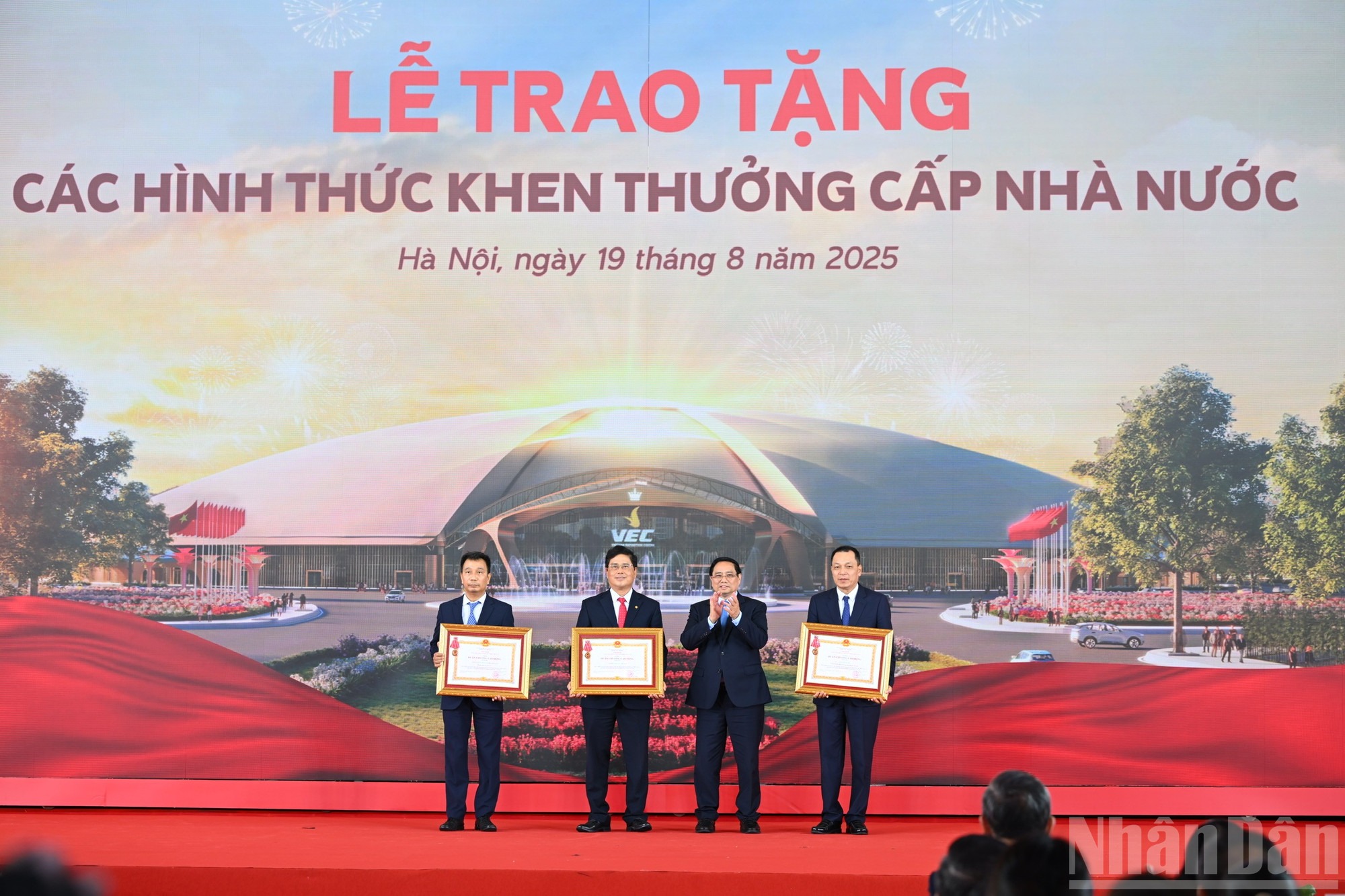 Ảnh: Tổng Bí thư và Thủ tướng dự Lễ khởi công, khánh thành 250 dự án, công trình- Ảnh 7.