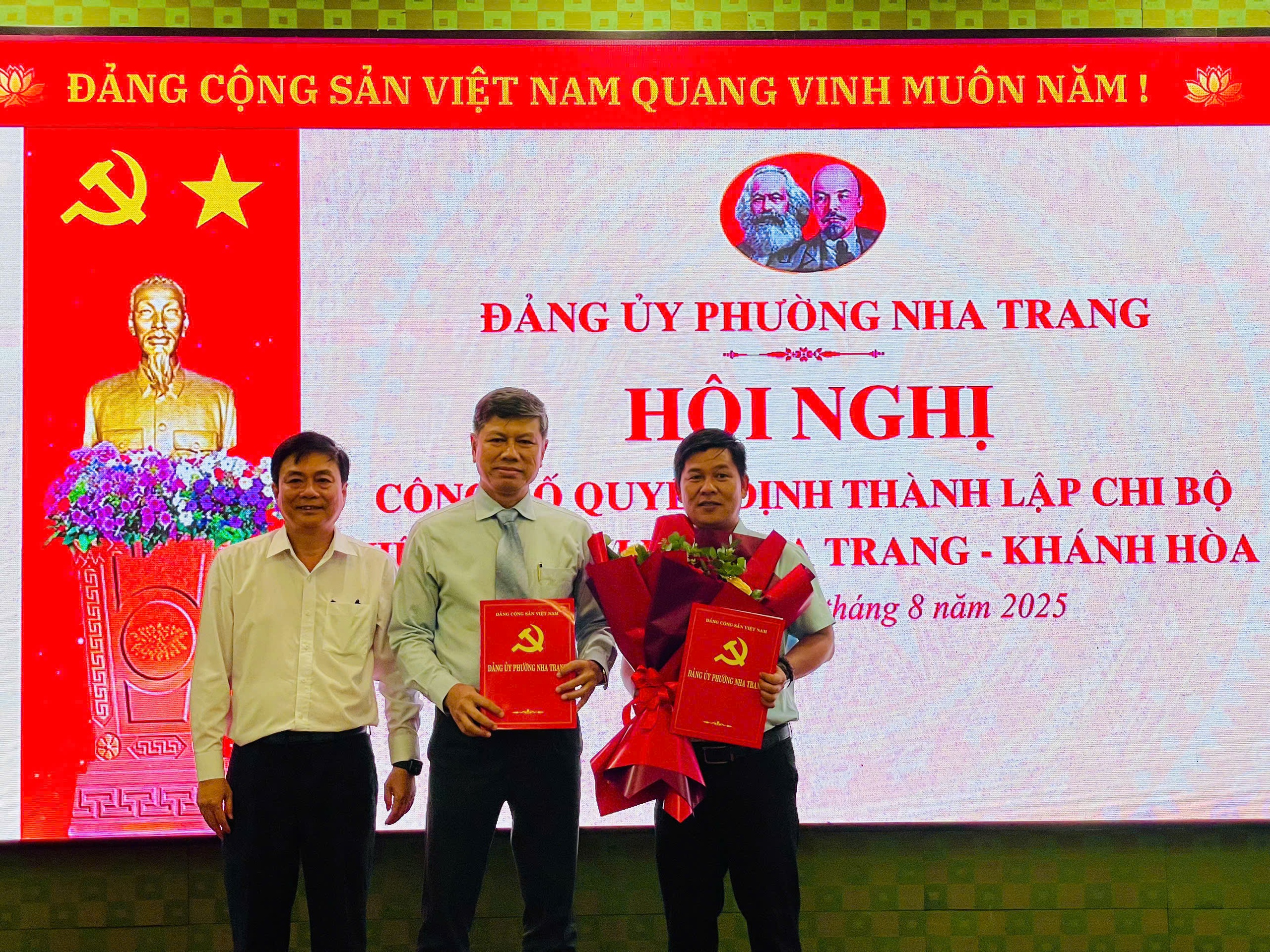 Hiệp hội Du lịch Nha Trang &ndash; Kh&aacute;nh H&ograve;a c&oacute; Chi bộ Đảng đầu ti&ecirc;n sau hơn 20 năm hoạt động- Ảnh 2.