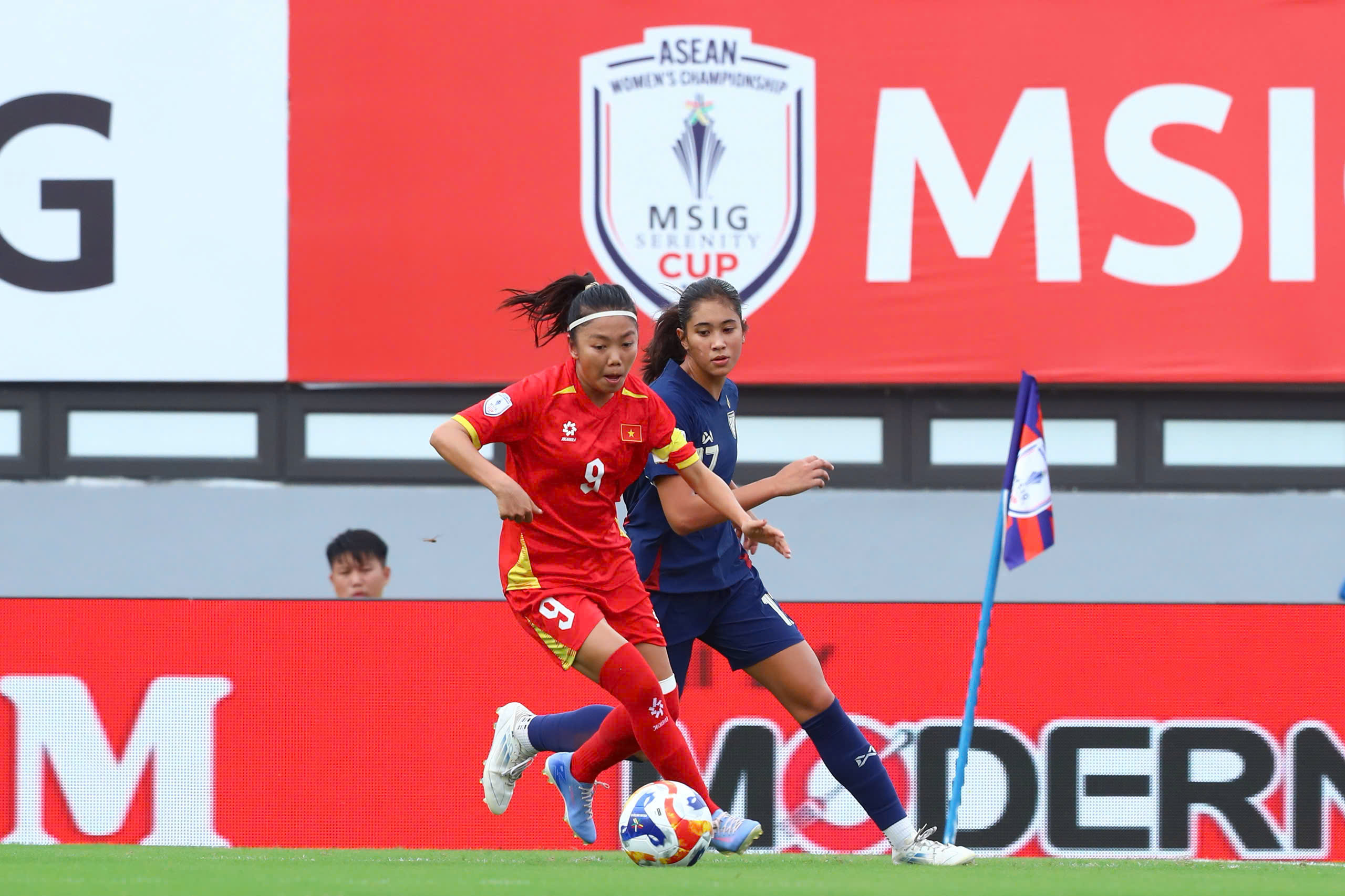 Hạ Th&aacute;i Lan 3 b&agrave;n, nữ Việt Nam gi&agrave;nh HCĐ ASEAN Cup - Ảnh 2.
