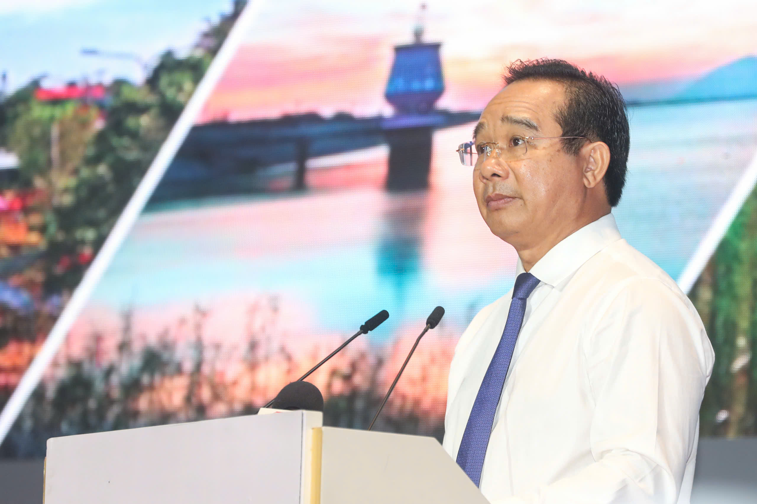 Thủ tướng Phạm Minh Ch&iacute;nh: Kh&ocirc;ng gian mới sẽ tạo động lực mới cho TP HCM v&agrave; V&ugrave;ng Đ&ocirc;ng Nam Bộ - Ảnh 4.