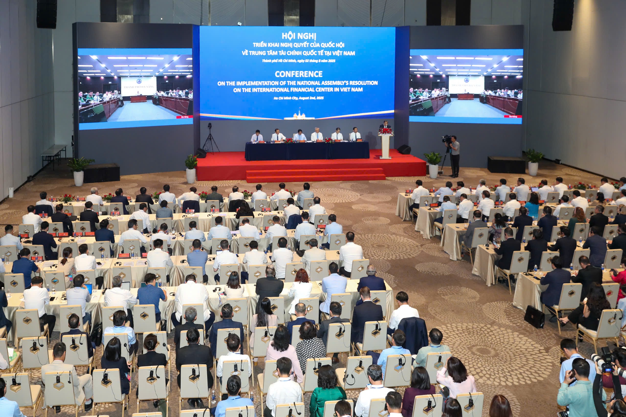 Thủ tướng Phạm Minh Ch&iacute;nh dự hội nghị triển khai Nghị quyết về Trung t&acirc;m T&agrave;i ch&iacute;nh quốc tế- Ảnh 3.