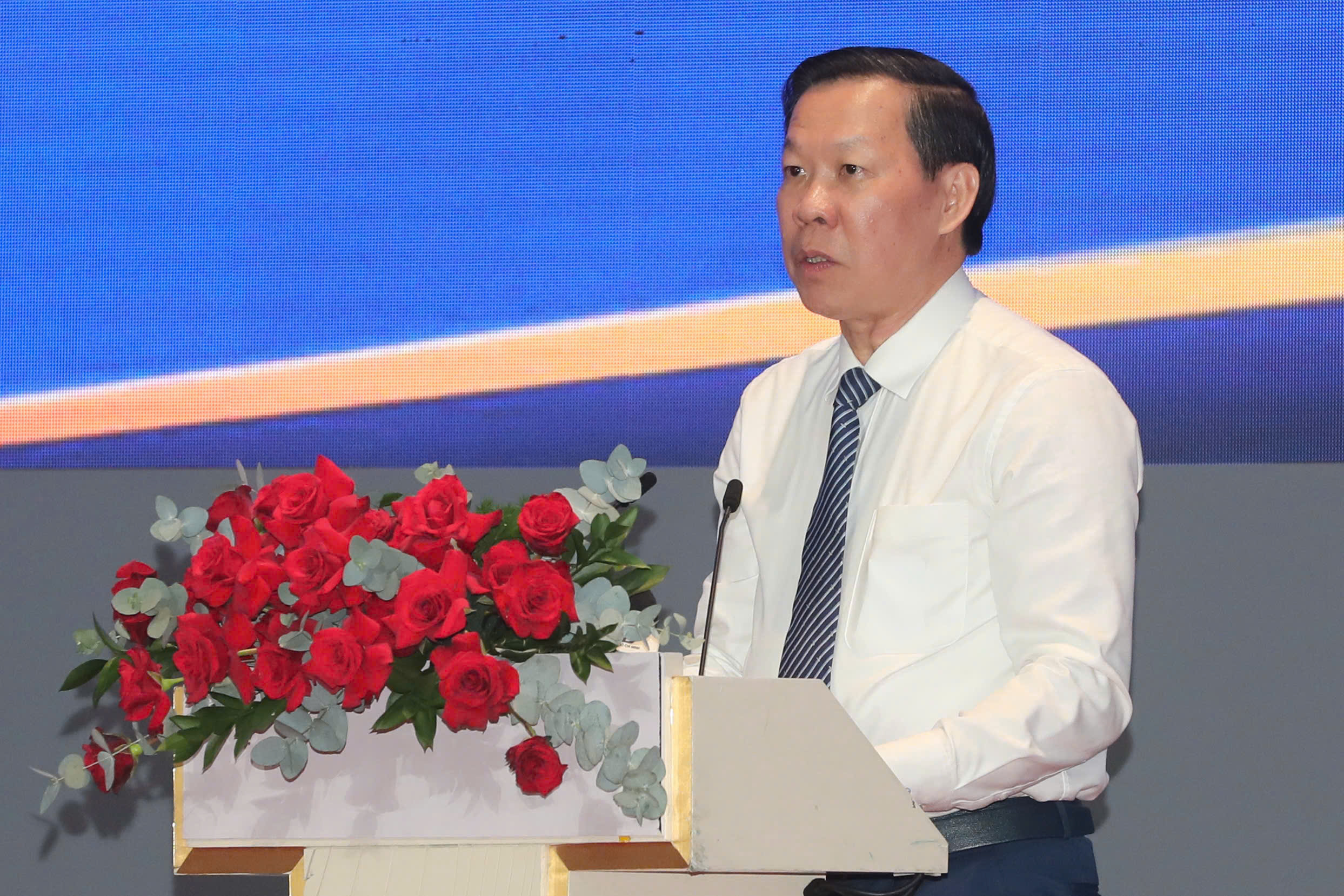 Thủ tướng Phạm Minh Ch&iacute;nh dự hội nghị triển khai Nghị quyết về Trung t&acirc;m T&agrave;i ch&iacute;nh quốc tế- Ảnh 2.