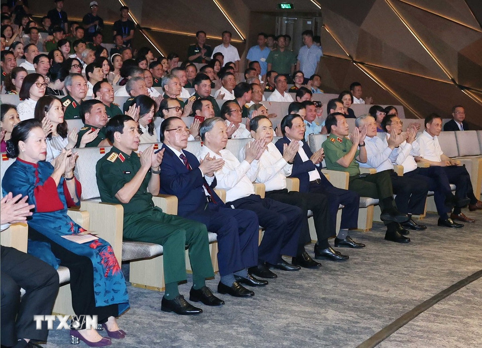 Tổng Bí thư Tô Lâm dự lễ kỷ niệm 80 năm ngành Công an , Ngọai giao và Quốc phòng - Ảnh 6.