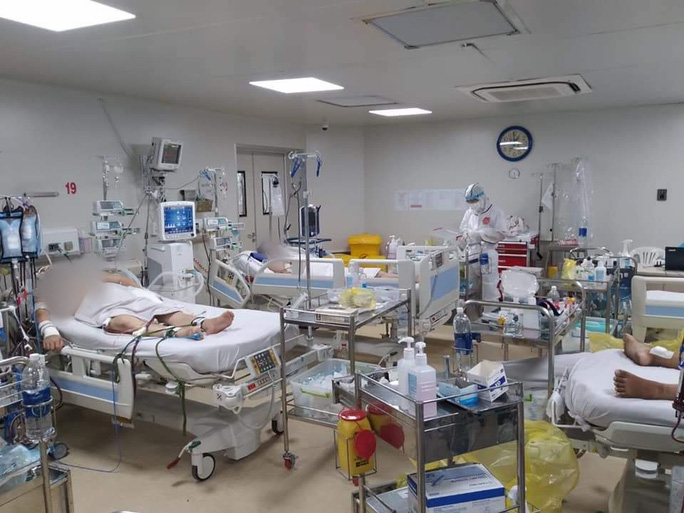 Người đ&agrave;n &ocirc;ng c&oacute; h&igrave;nh xăm con rồng tử vong ở bệnh viện chưa r&otilde; th&ocirc;ng tin - Ảnh 1.