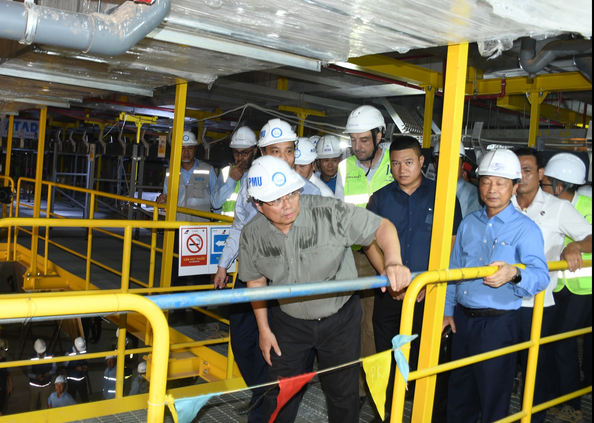 H&igrave;nh ảnh Thủ tướng Phạm Minh Ch&iacute;nh kiểm tra tiến độ s&acirc;n bay Long Th&agrave;nh- Ảnh 7.
