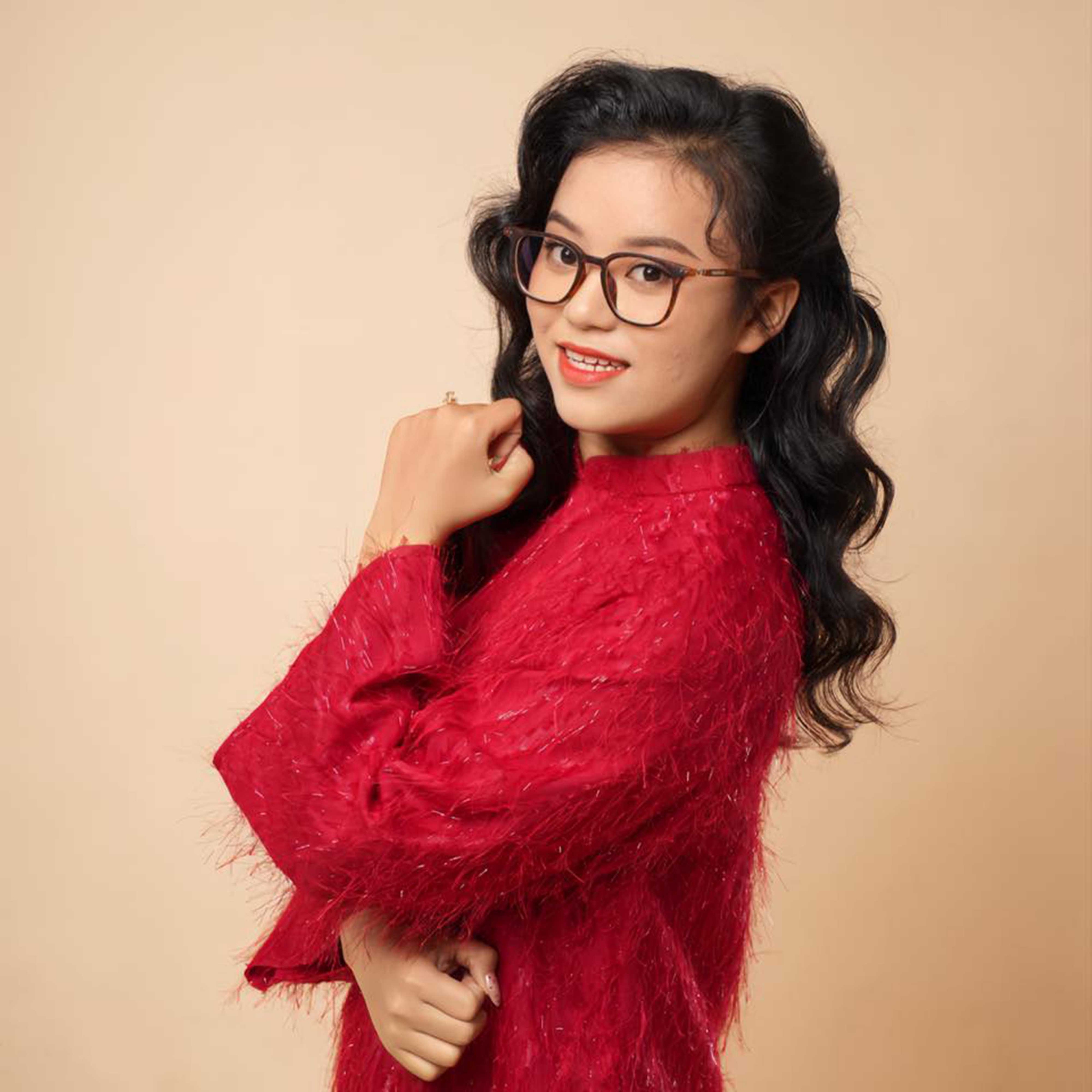 Đạo diễn TRẦN QUỲNH ANH: Giữ lửa cho s&acirc;n khấu cải lương - Ảnh 1.