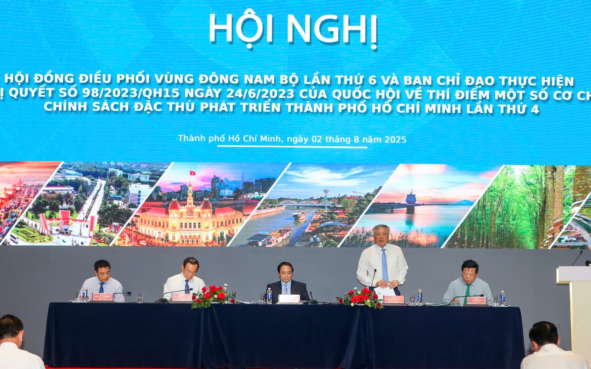 Làm việc với Thủ tướng Chính phủ, TP HCM kiến nghị 4 nhóm nội dung