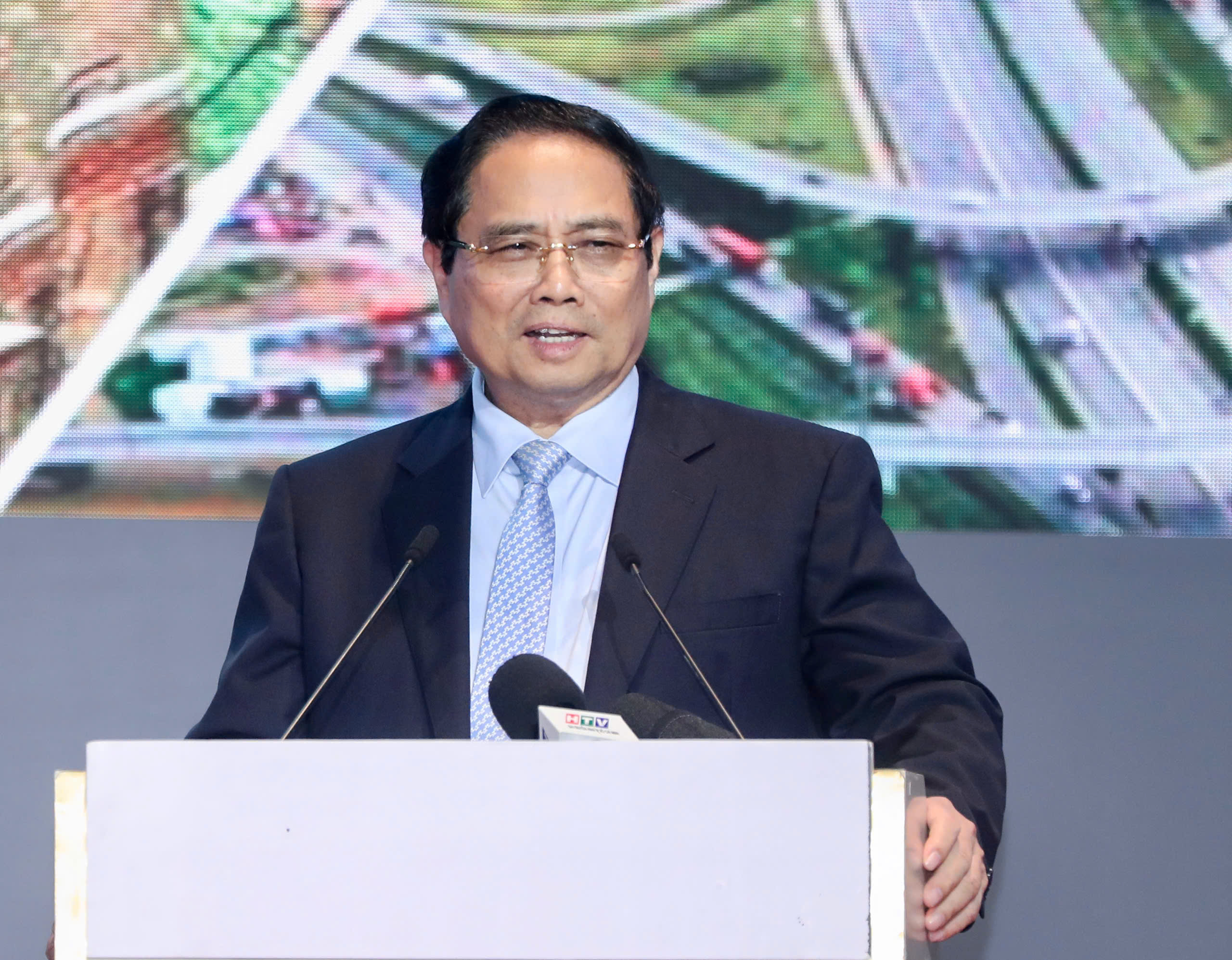 Thủ tướng Phạm Minh Ch&iacute;nh: Kh&ocirc;ng gian mới sẽ tạo động lực mới cho TP HCM v&agrave; V&ugrave;ng Đ&ocirc;ng Nam Bộ - Ảnh 1.