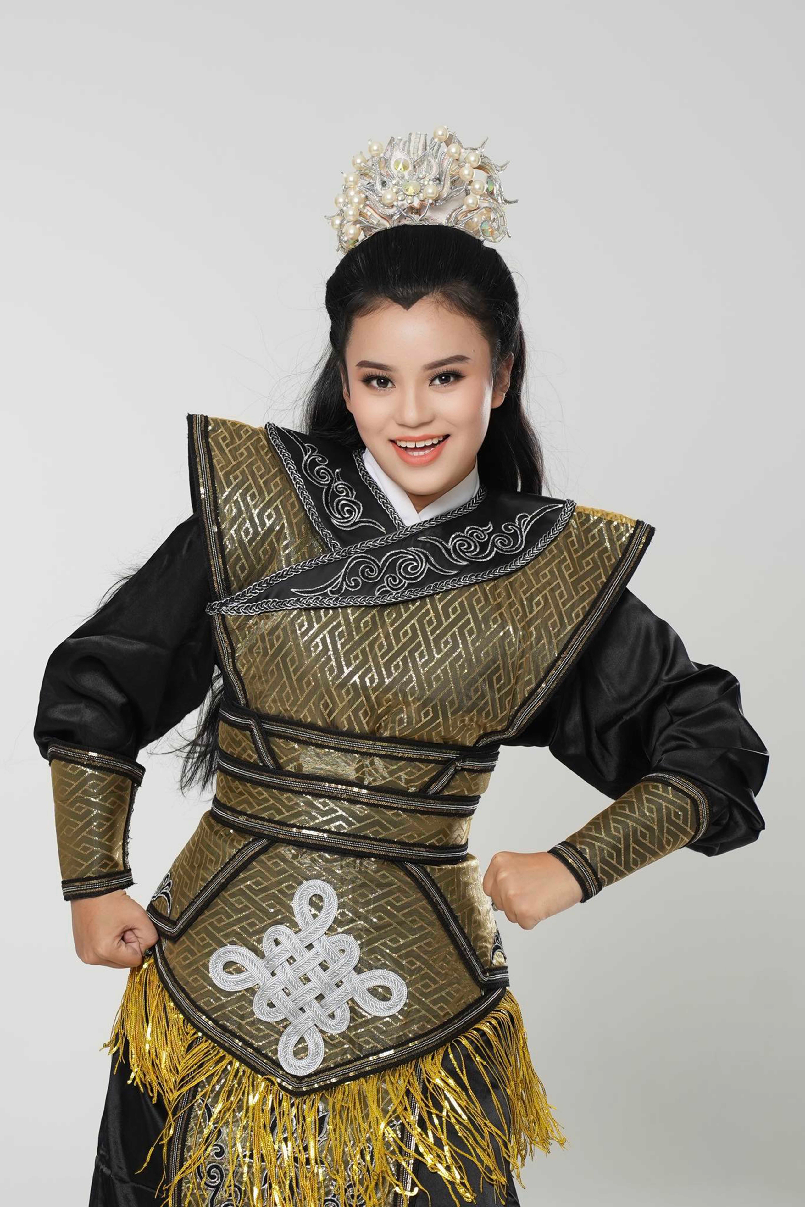 Đạo diễn TRẦN QUỲNH ANH: Giữ lửa cho s&acirc;n khấu cải lương - Ảnh 3.