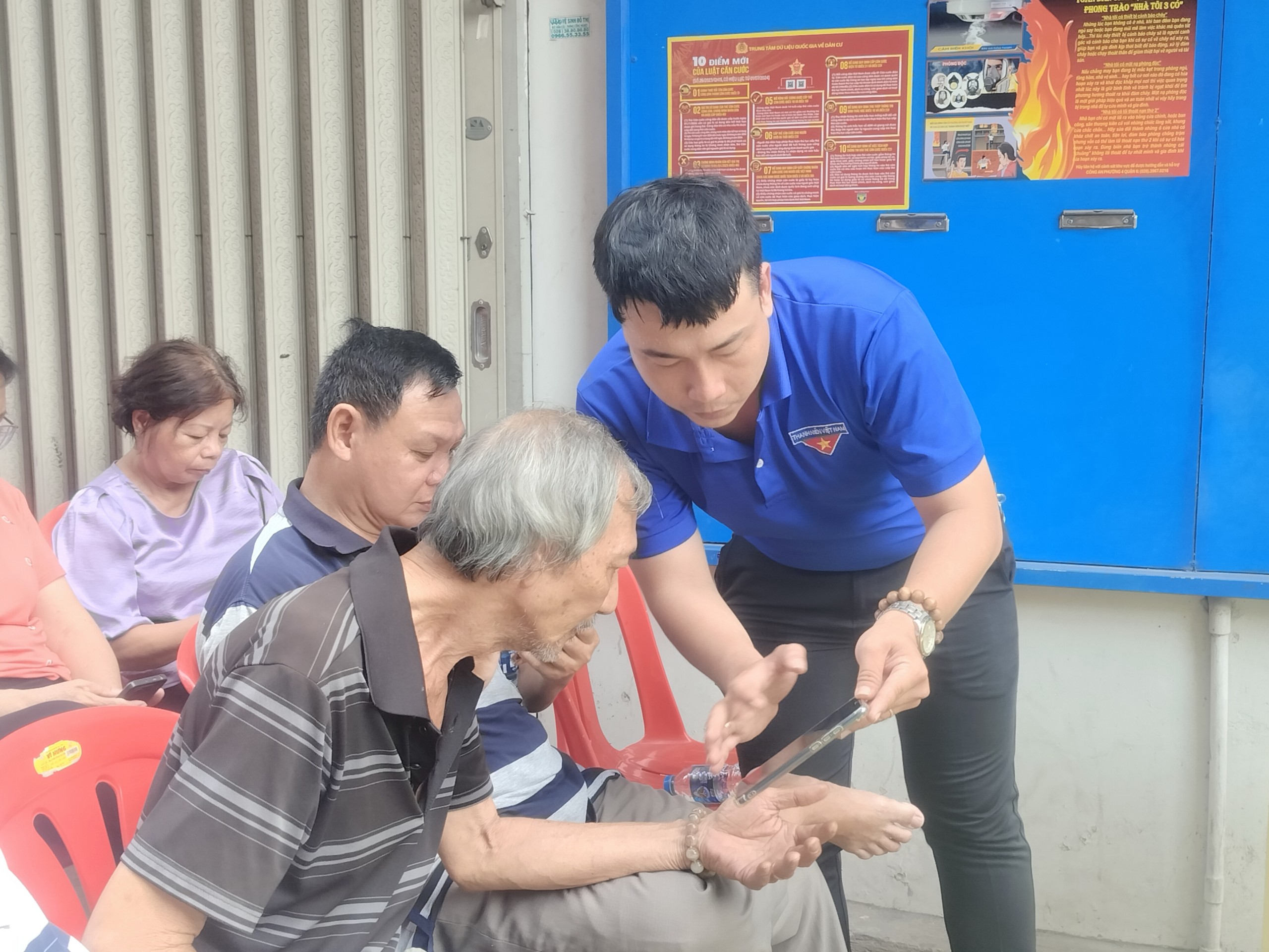 TP HCM: Phường Bình Tiên hướng tới mục tiêu 100% người dân có kỹ năng số- Ảnh 3.