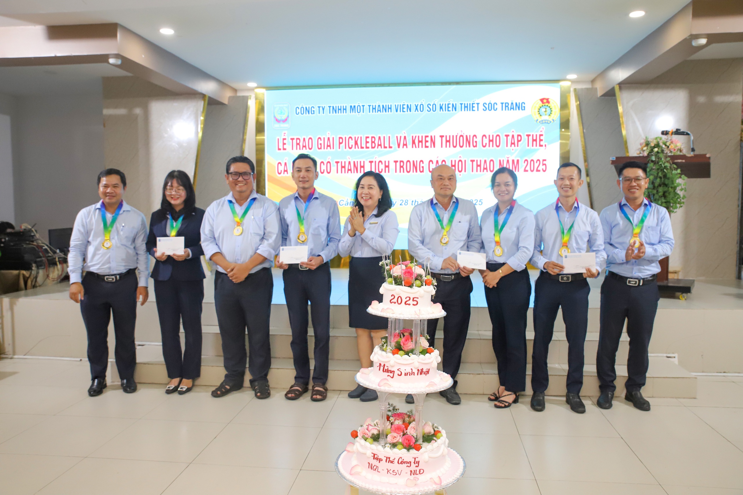Công ty Xổ số kiến thiết Sóc Trăng tổ chức 2 hoạt động chào mừng Ngày Thành lập Công đoàn Việt Nam- Ảnh 10.
