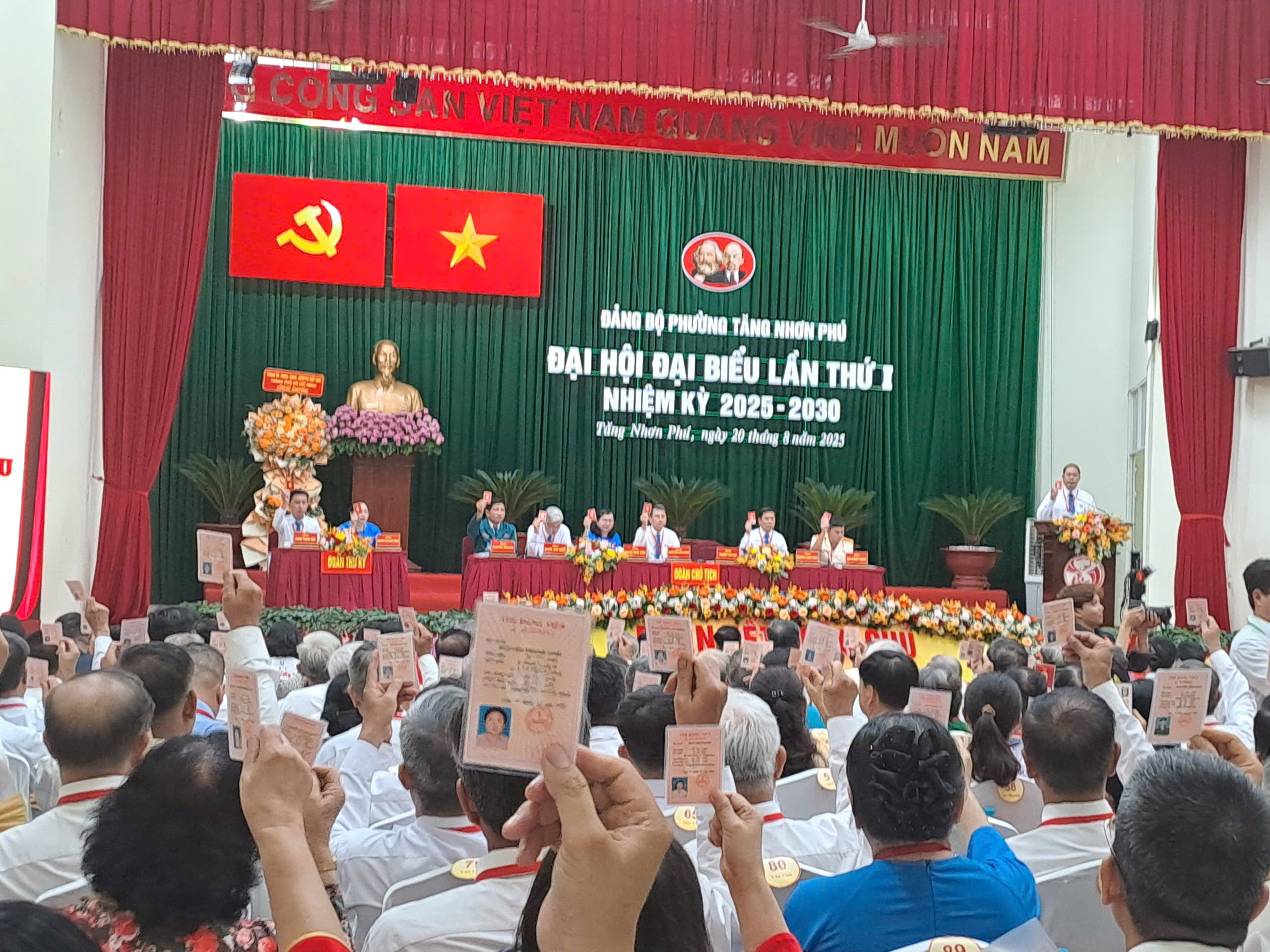 TP HCM: &Ocirc;ng Nguyễn Bạch Ho&agrave;ng Phụng giữ chức B&iacute; thư Đảng ủy phường Tăng Nhơn Ph&uacute;- Ảnh 4.