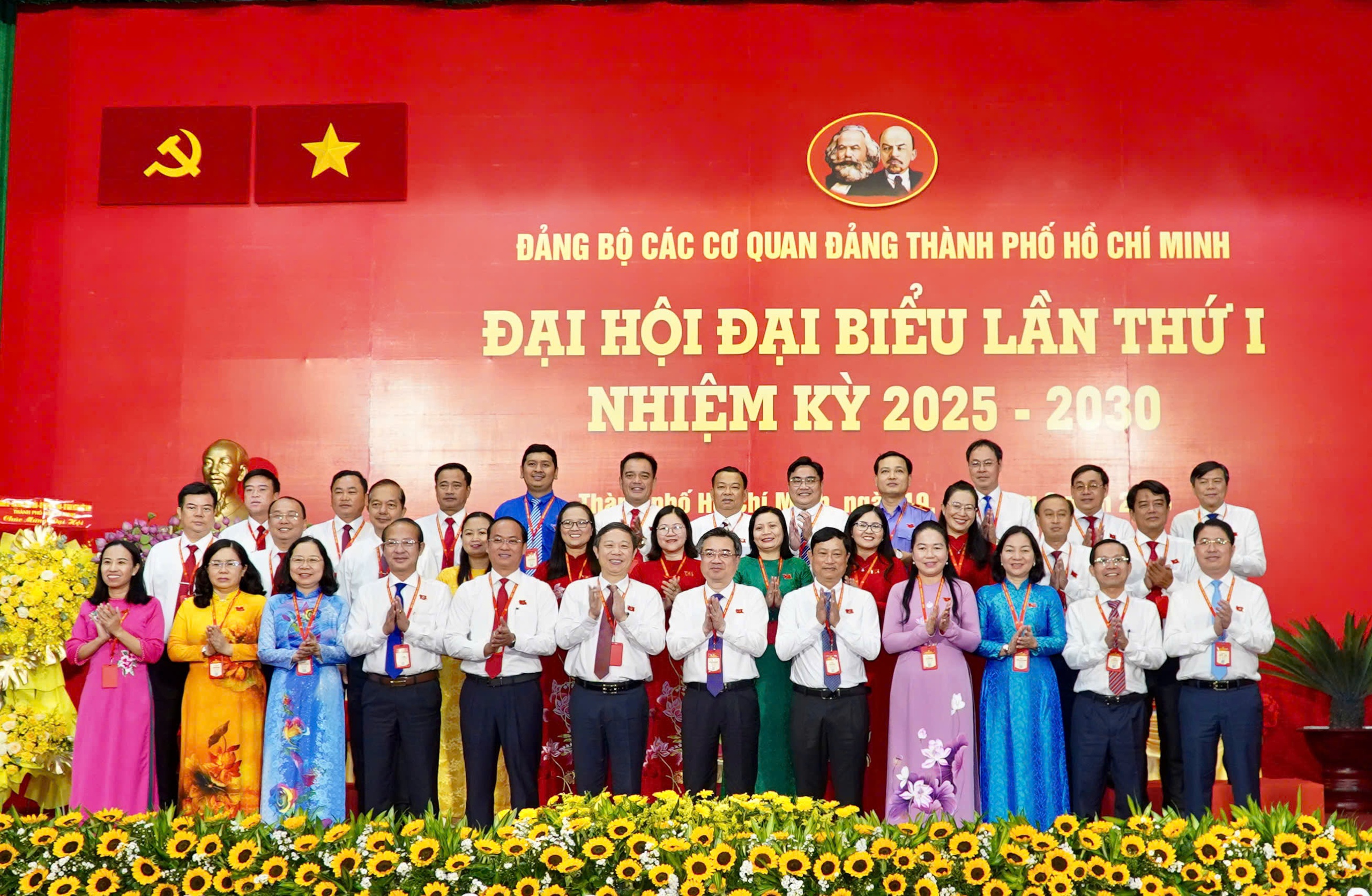 B&aacute;o in ng&agrave;y 21-8: Đi lại dịp lễ 2-9 n&oacute;ng l&ecirc;n từng ng&agrave;y- Ảnh 2.