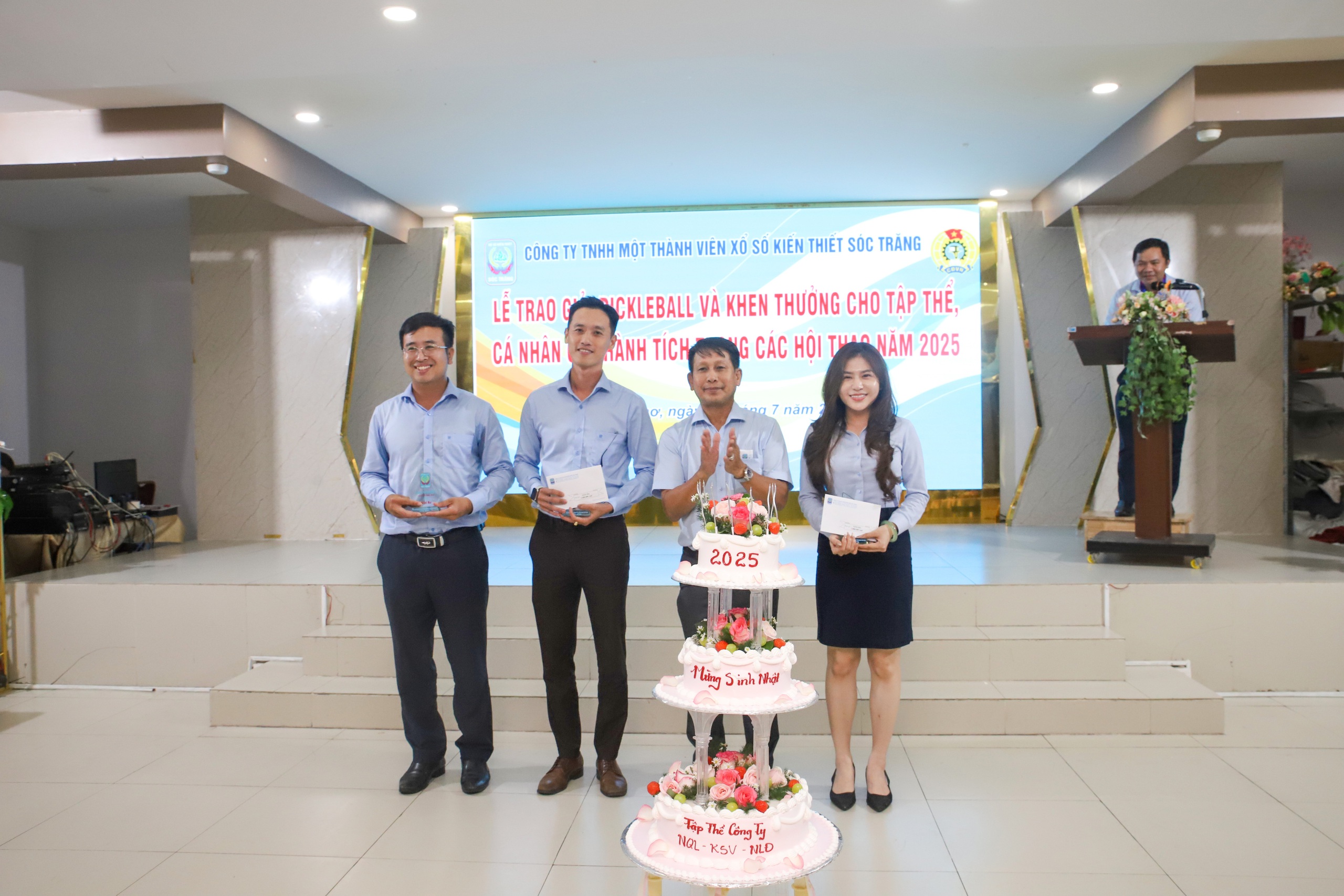 Công ty Xổ số kiến thiết Sóc Trăng tổ chức 2 hoạt động chào mừng Ngày Thành lập Công đoàn Việt Nam- Ảnh 9.