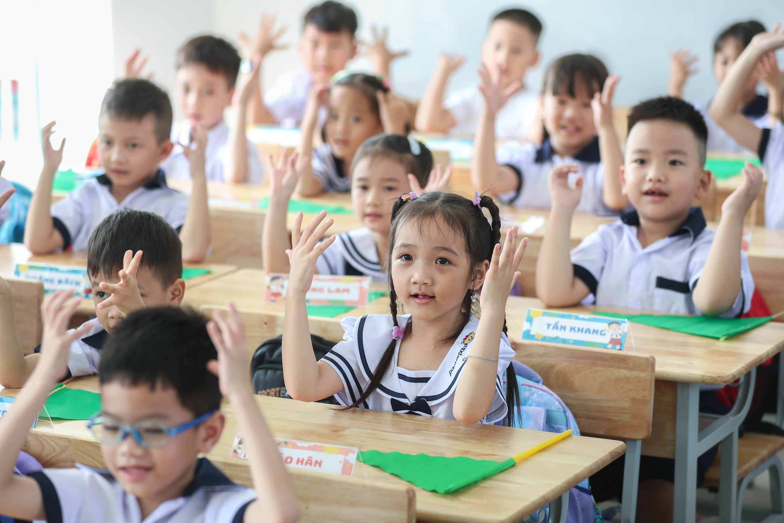 Học sinh lớp 1 nô nức ngày tựu trường - Ảnh 8.