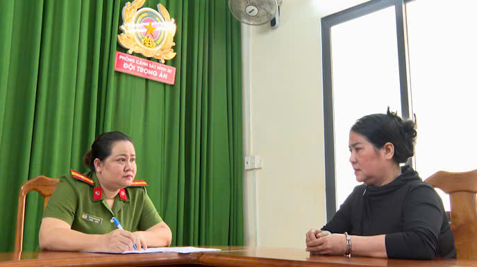 Công an TP HCM bắt khẩn cấp mẹ con "Má Hạnh" cùng 3 đàn em - Ảnh 1.