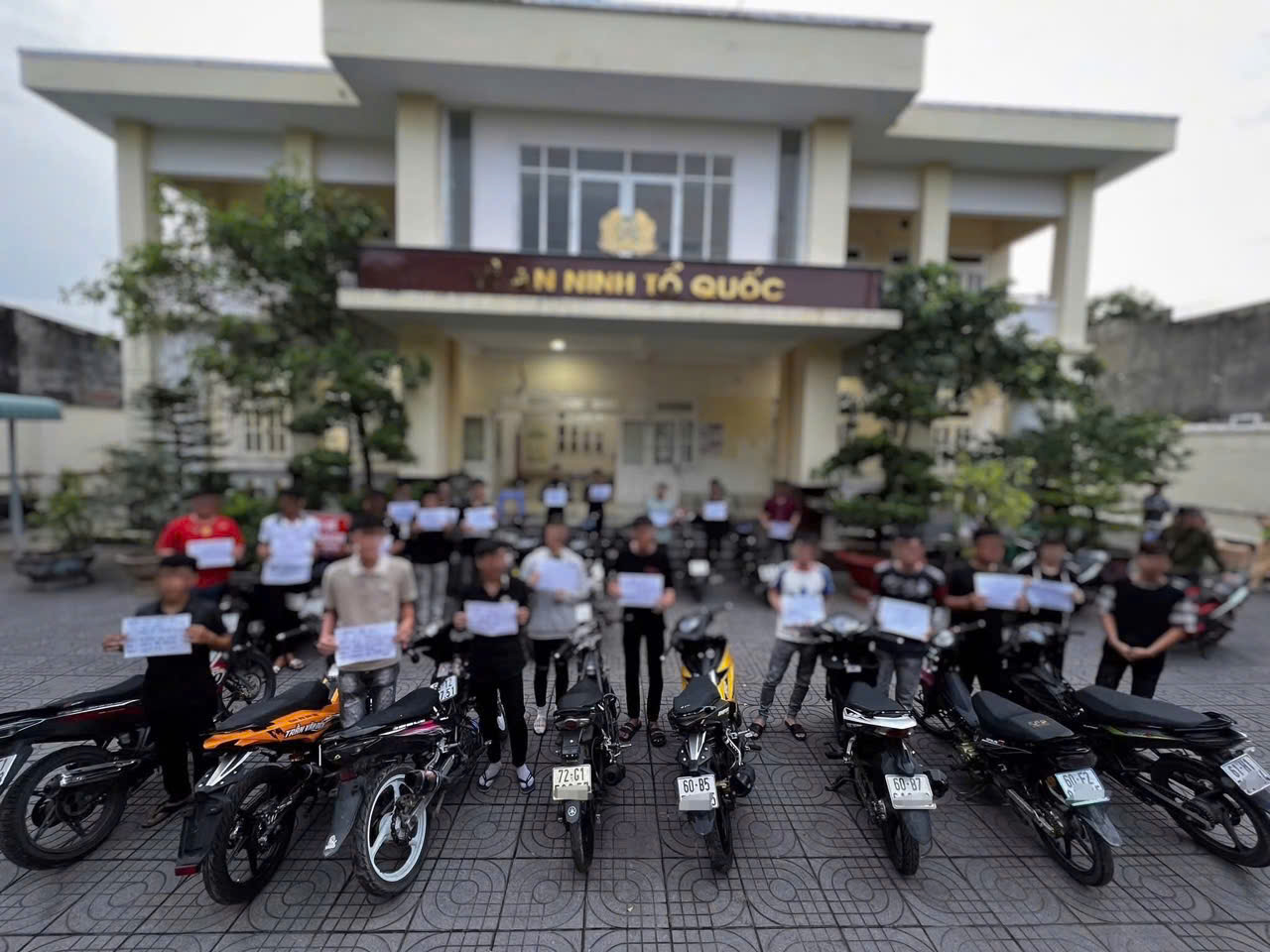 C&ocirc;ng an TP HCM khởi tố 21 thanh ni&ecirc;n lạng l&aacute;ch, đ&aacute;nh v&otilde;ng ở x&atilde; Phước Hải- Ảnh 2.