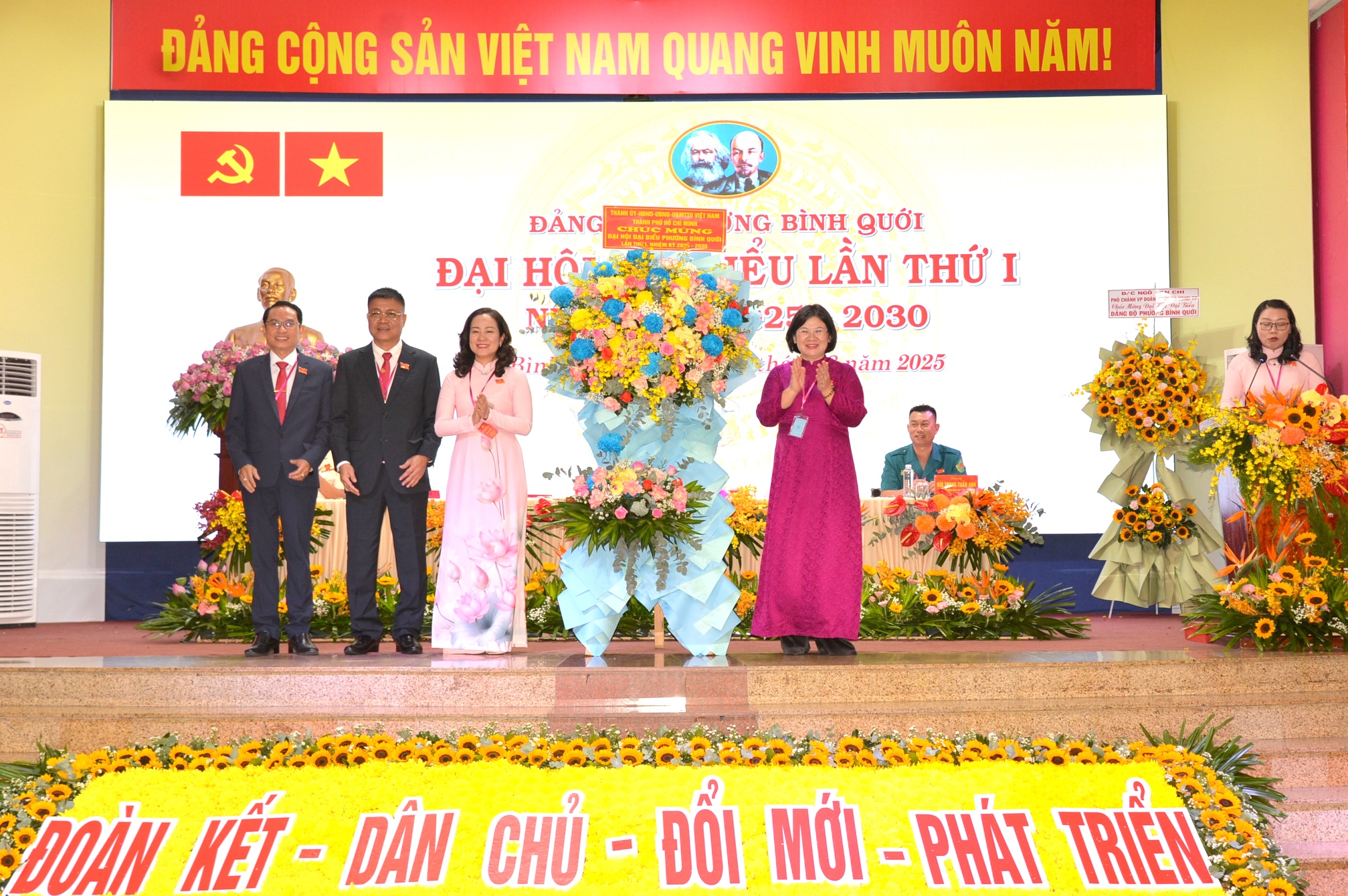 Bà Đỗ Thị Minh Quân làm Bí thư Đảng ủy phường Bình Quới, TP HCM - Ảnh 3.