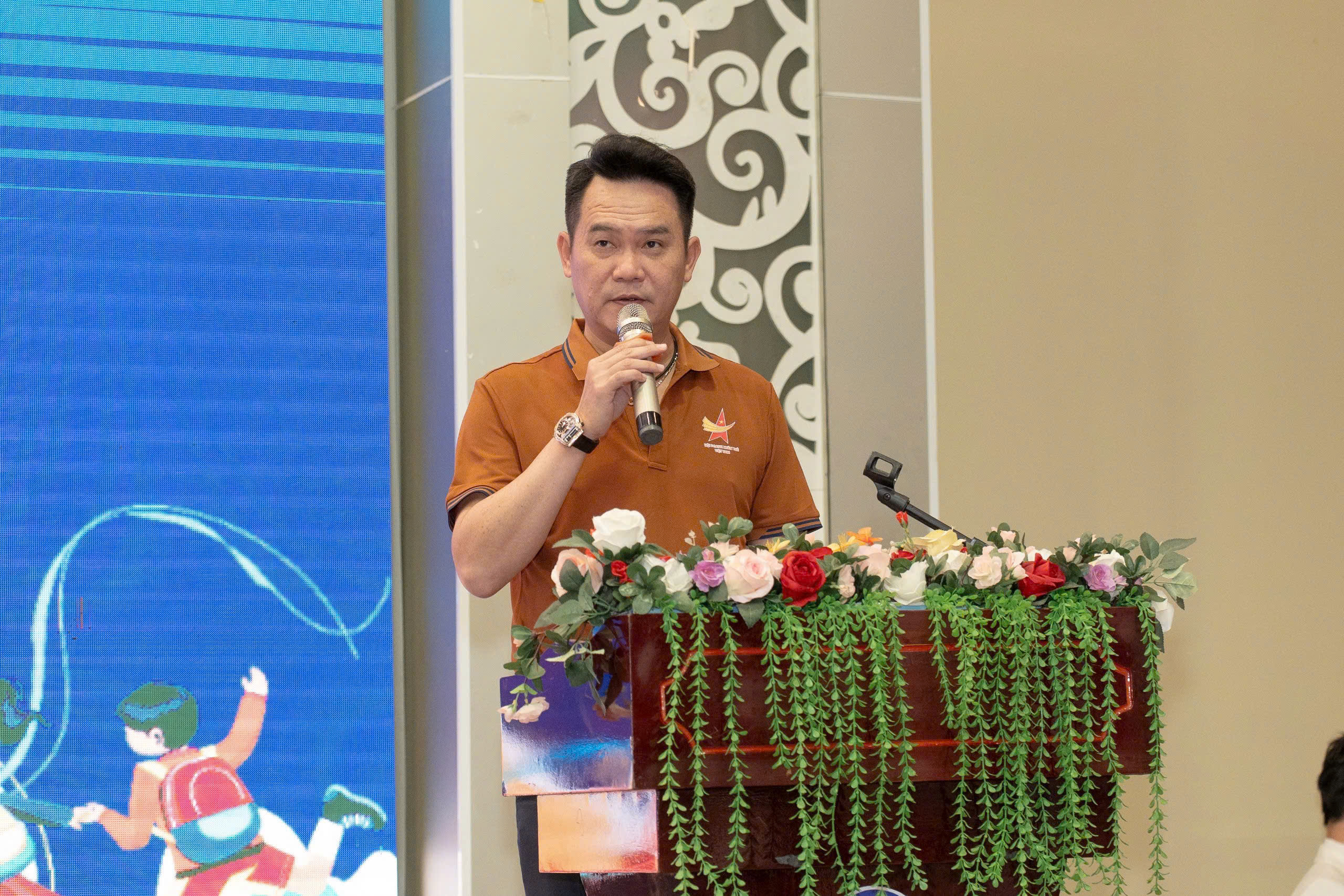 Ba ngh&igrave;n suất qu&agrave; tặng trẻ mồ c&ocirc;i, khuyết tật v&agrave; ho&agrave;n cảnh kh&oacute; khăn - Ảnh 5.