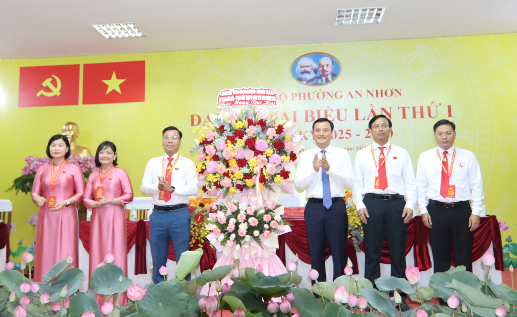 Ph&oacute; Gi&aacute;m đốc Sở T&agrave;i ch&iacute;nh l&agrave;m B&iacute; thư Đảng ủy phường An Nhơn nhiệm kỳ 2025 - 2030 - Ảnh 1.