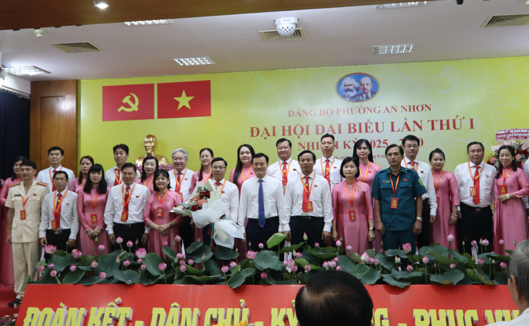 Ph&oacute; Gi&aacute;m đốc Sở T&agrave;i ch&iacute;nh l&agrave;m B&iacute; thư Đảng ủy phường An Nhơn nhiệm kỳ 2025 - 2030 - Ảnh 4.
