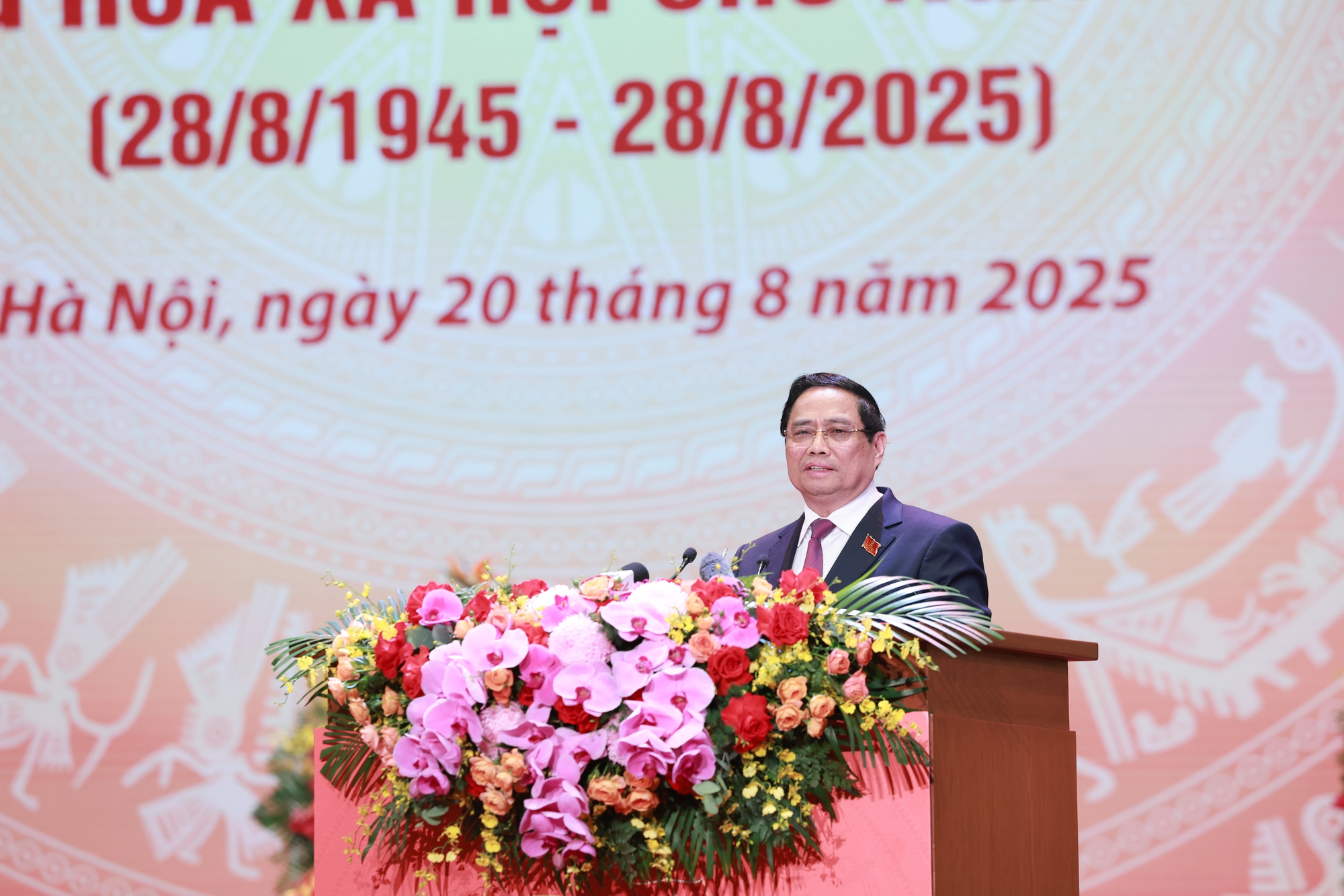 Tổng B&iacute; thư T&ocirc; L&acirc;m dự lễ kỷ niệm 80 năm th&agrave;nh lập Ch&iacute;nh phủ- Ảnh 3.
