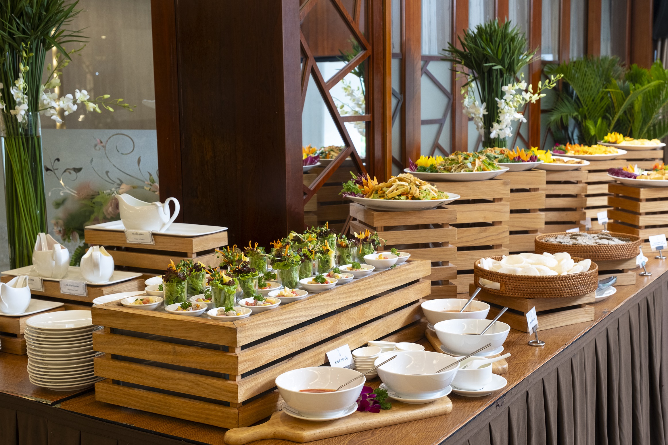 Buffet chay kh&aacute;ch sạn Viễn Đ&ocirc;ng ưu đ&atilde;i ngập tr&agrave;n trong m&ugrave;a Vu Lan - Ảnh 2.